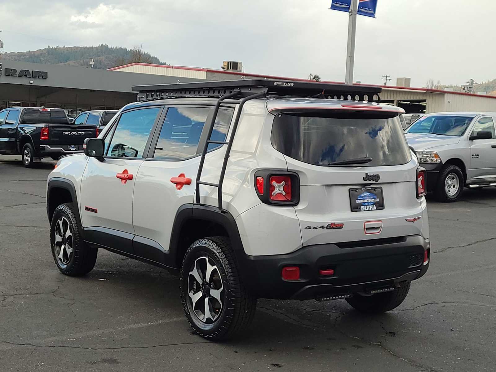 Thumbnail: 2020 Jeep Renegade - 12