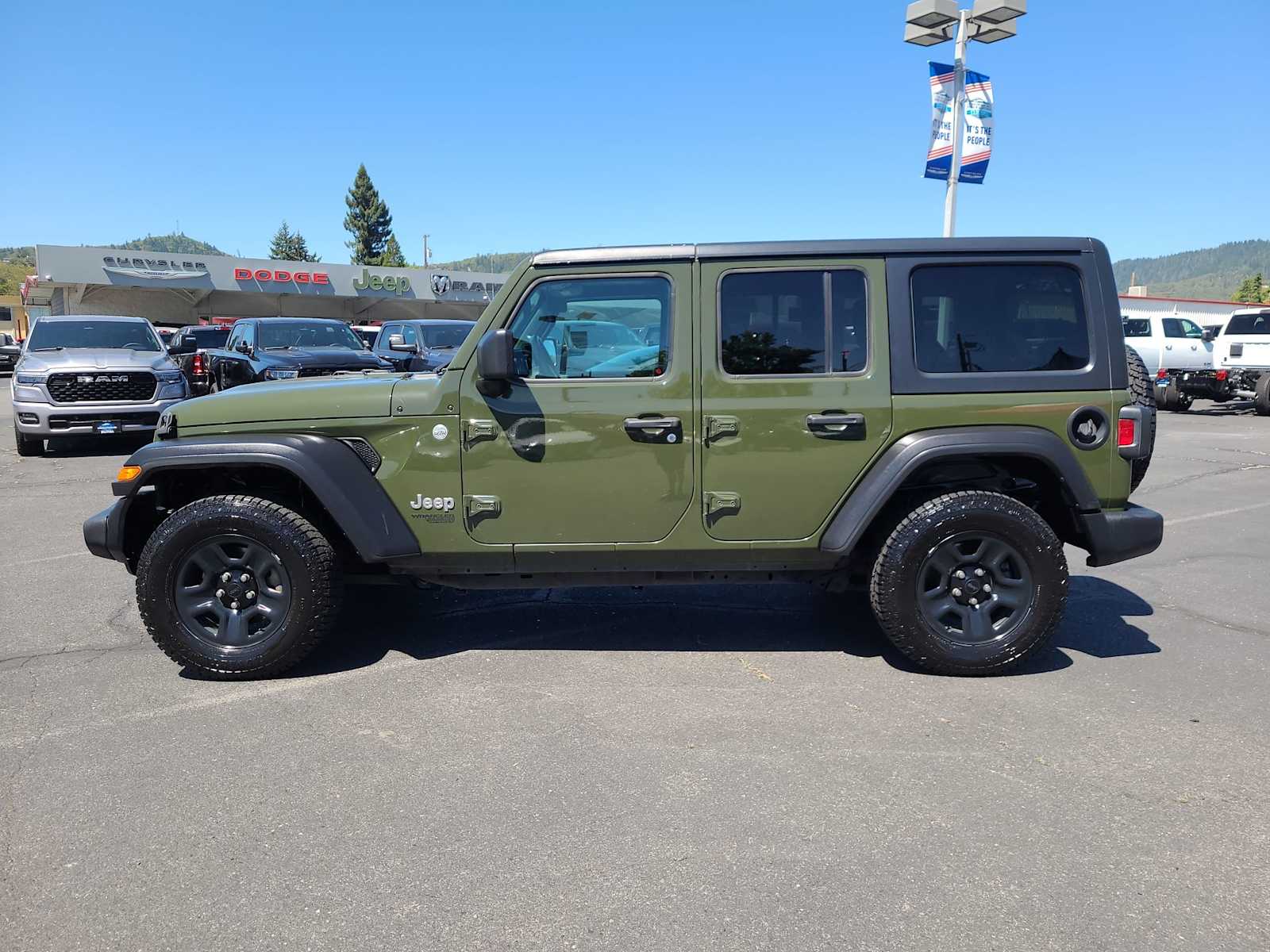 Thumbnail: 2021 Jeep Wrangler - 11