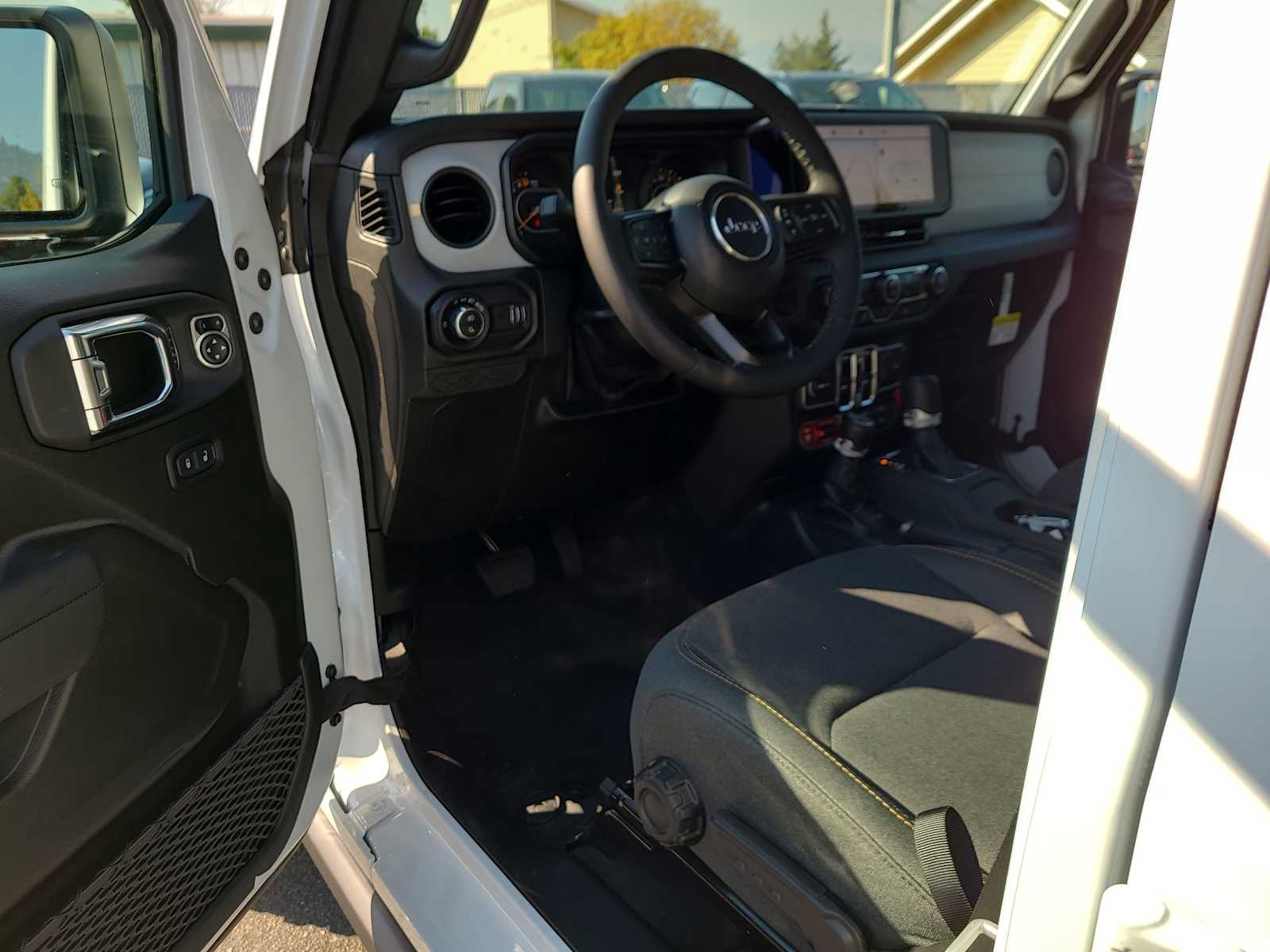 Thumbnail: 2025 Jeep Gladiator - 10