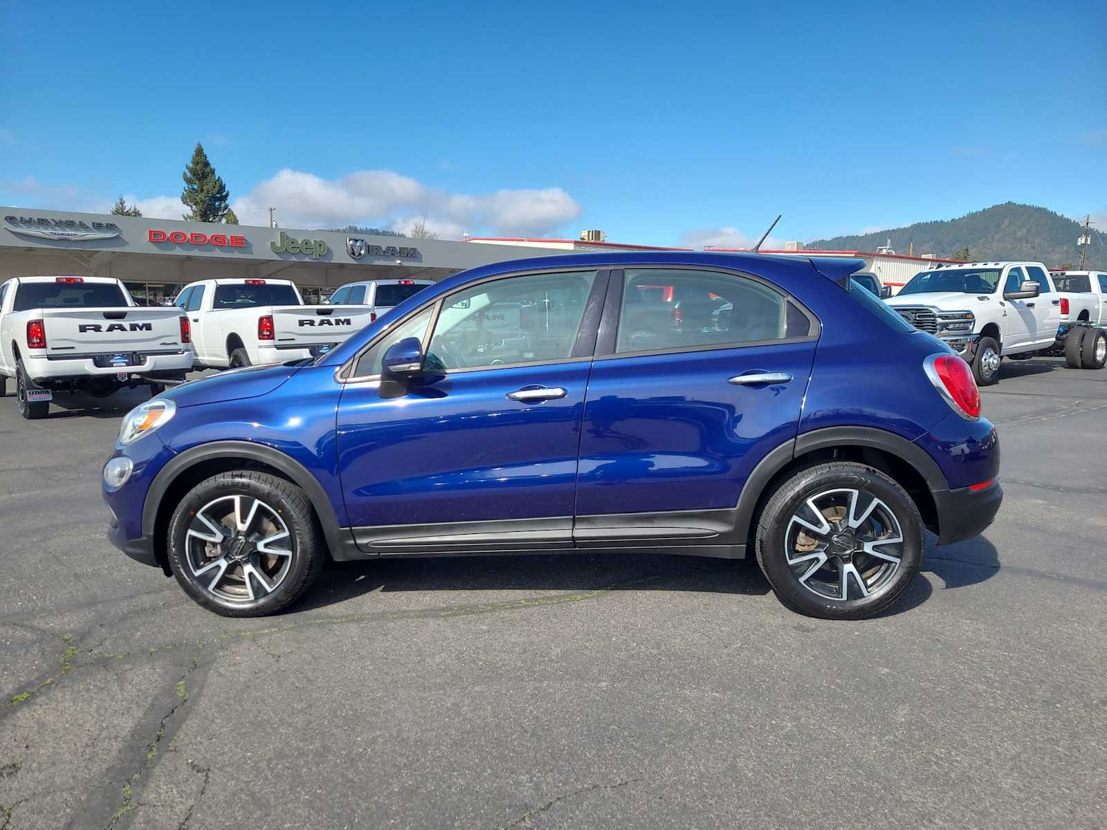 Thumbnail: 2017 Fiat 500X - 11