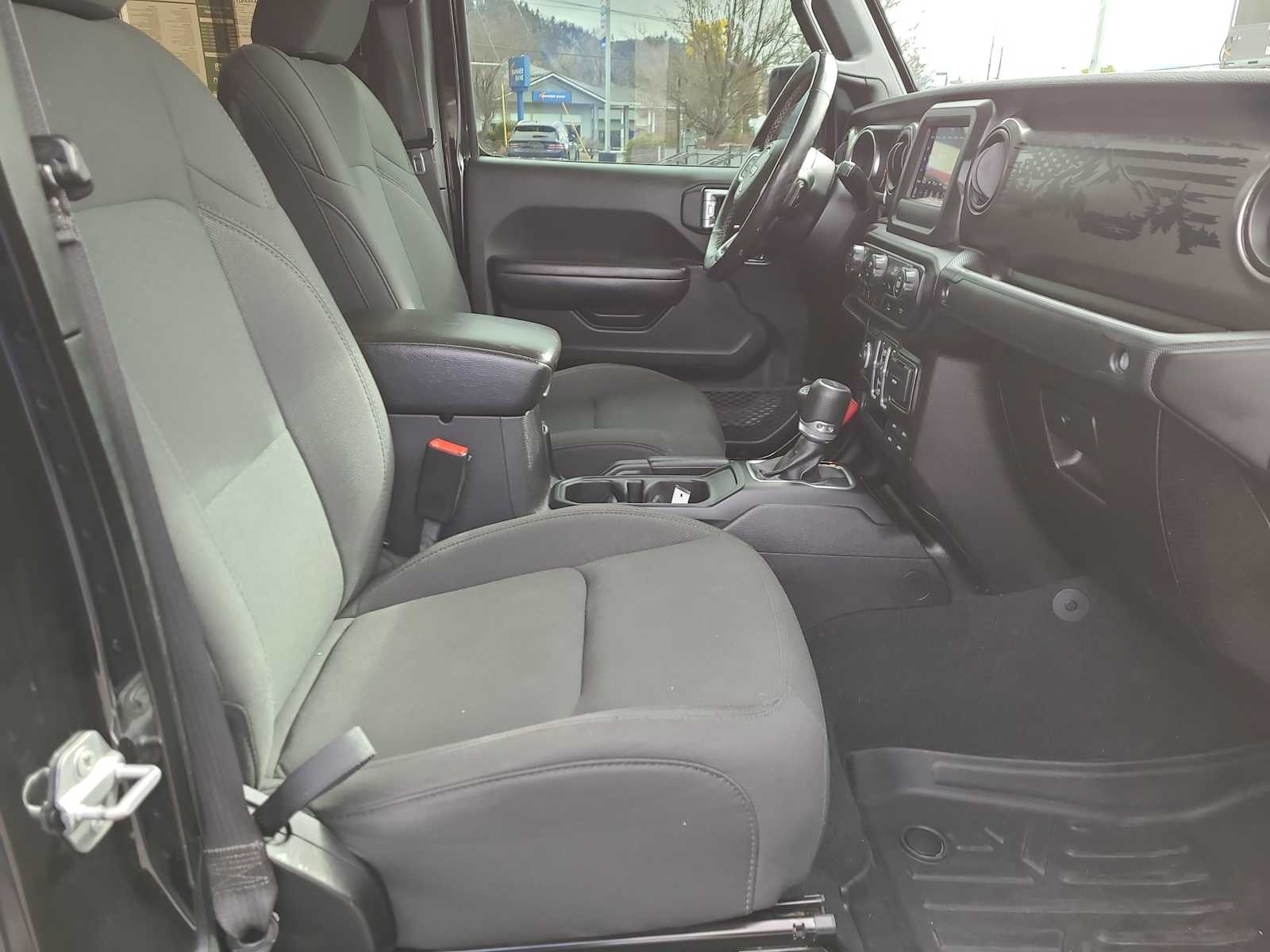 Thumbnail: 2020 Jeep Gladiator - 22