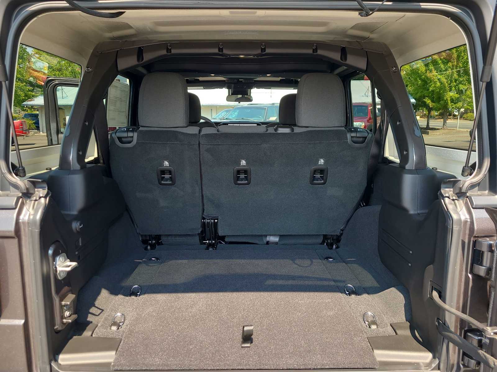 Thumbnail: 2025 Jeep Wrangler - 27
