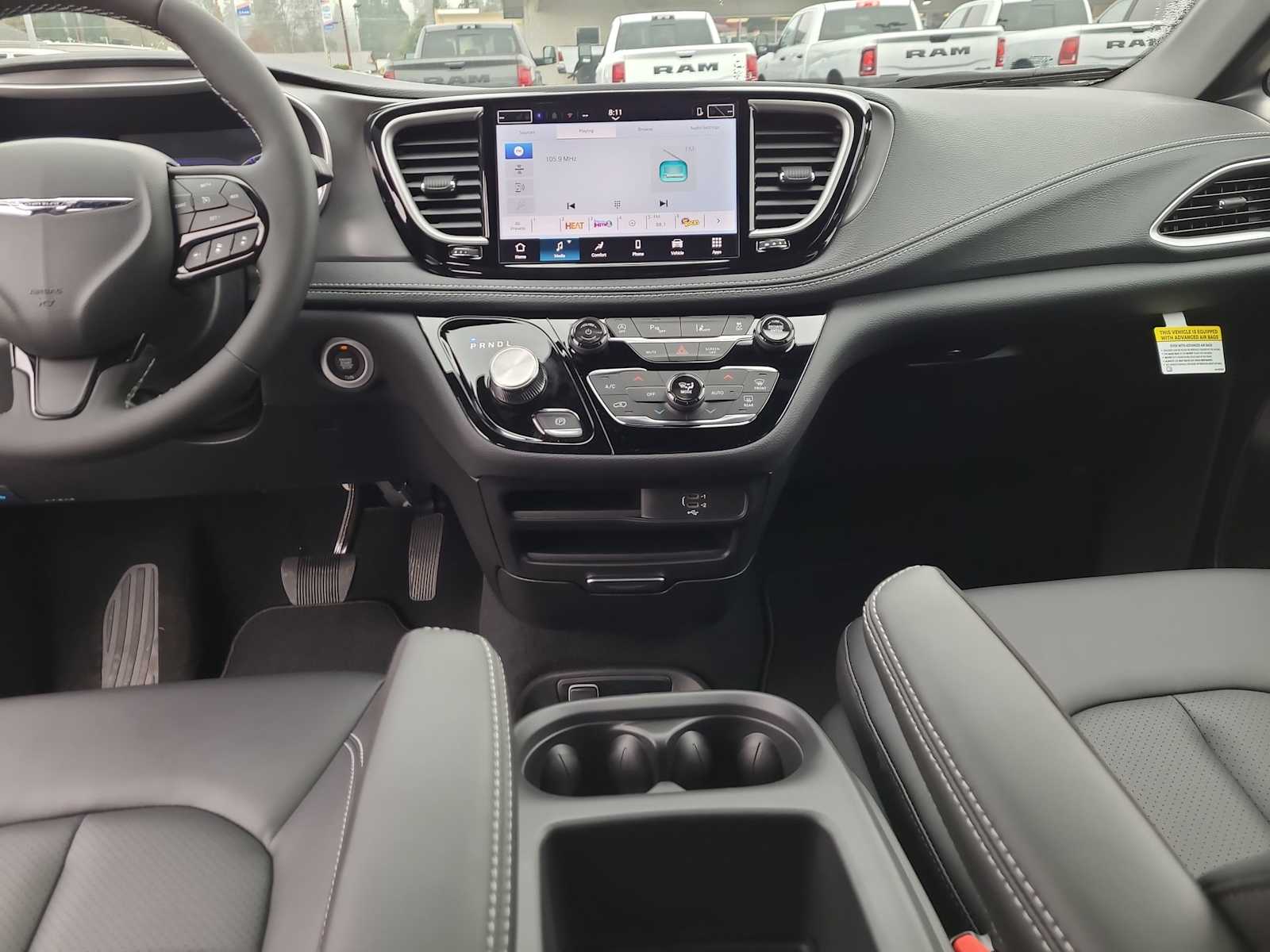 Thumbnail: 2026 Chrysler Pacifica - 18