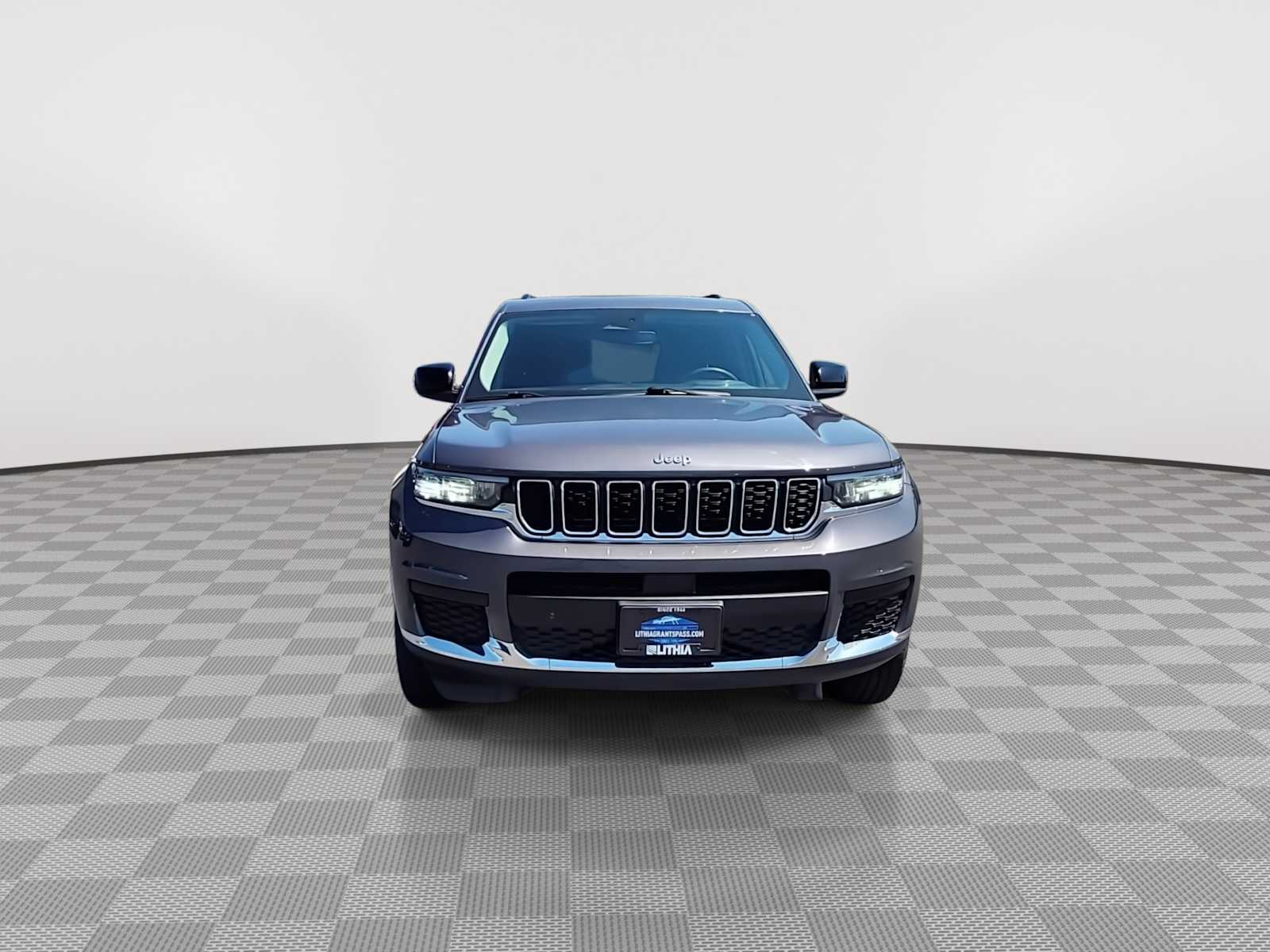 2023 Jeep Grand Cherokee Laredo Altitude photo 3