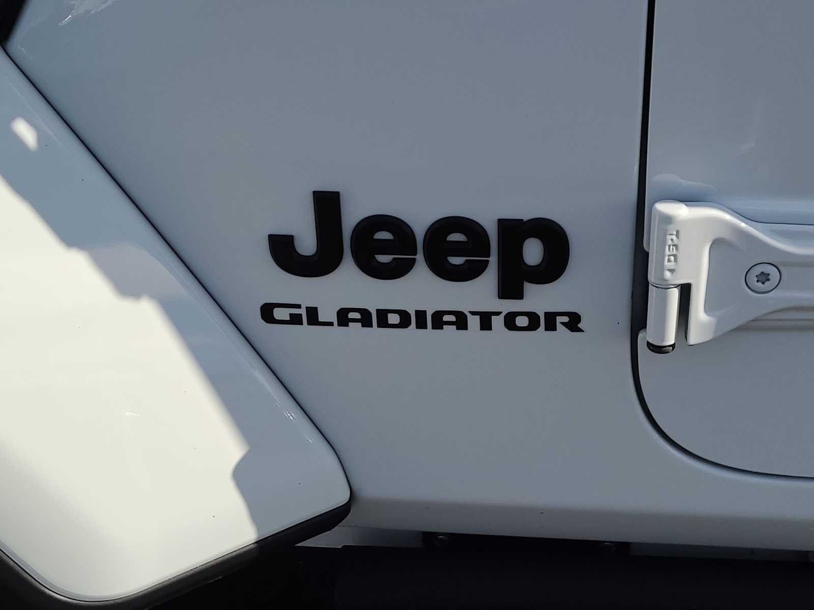 Thumbnail: 2021 Jeep Gladiator - 15