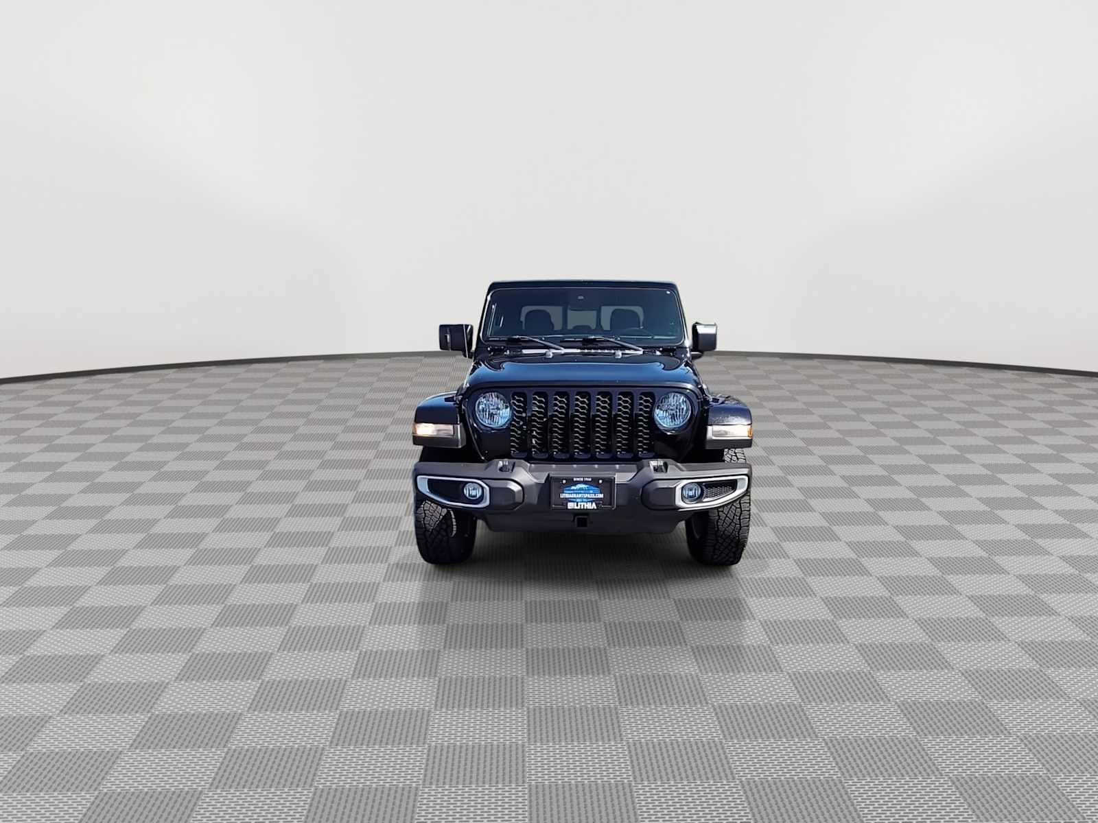 Thumbnail: 2021 Jeep Gladiator - 3