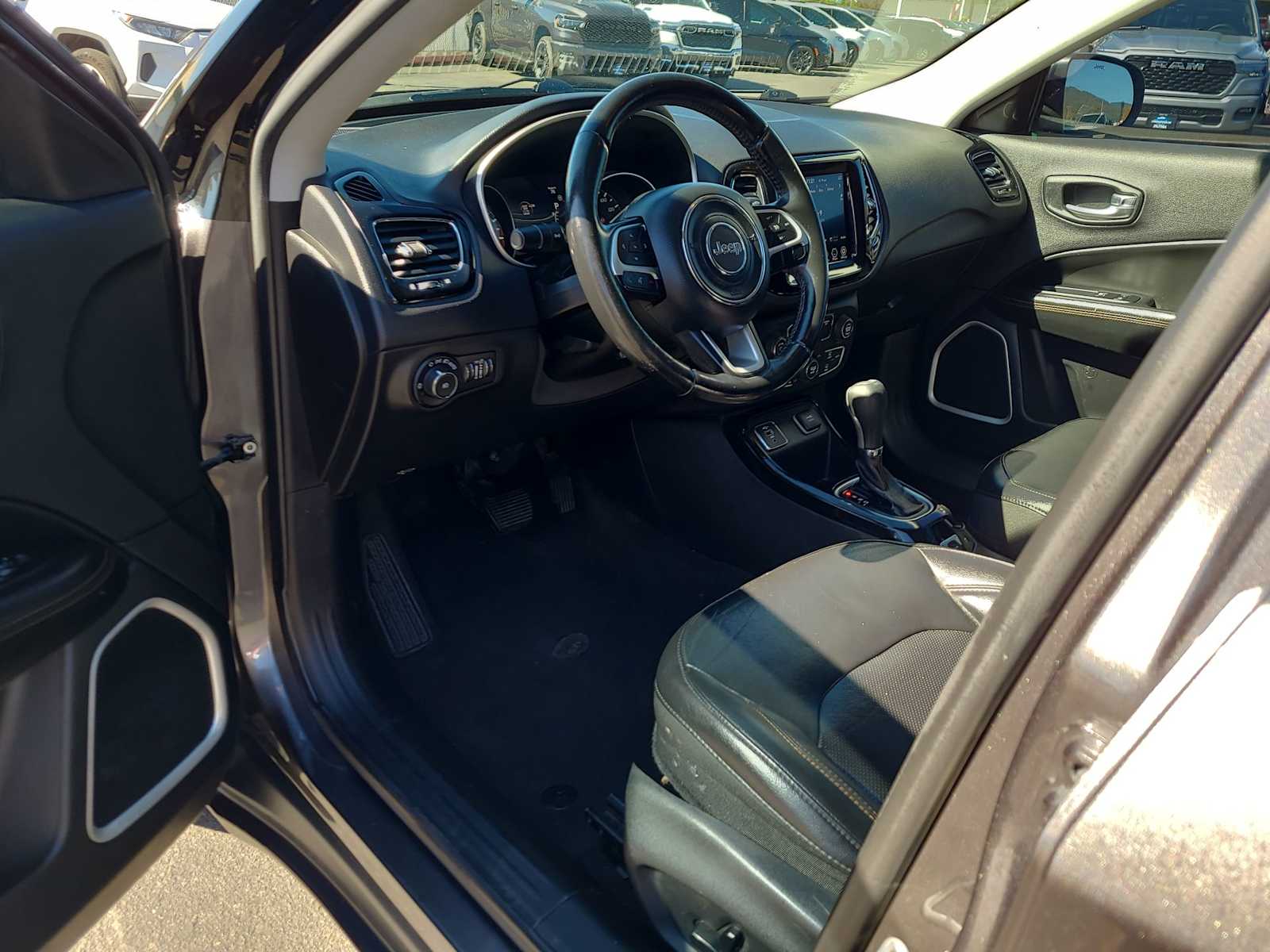 Thumbnail: 2019 Jeep Compass - 10