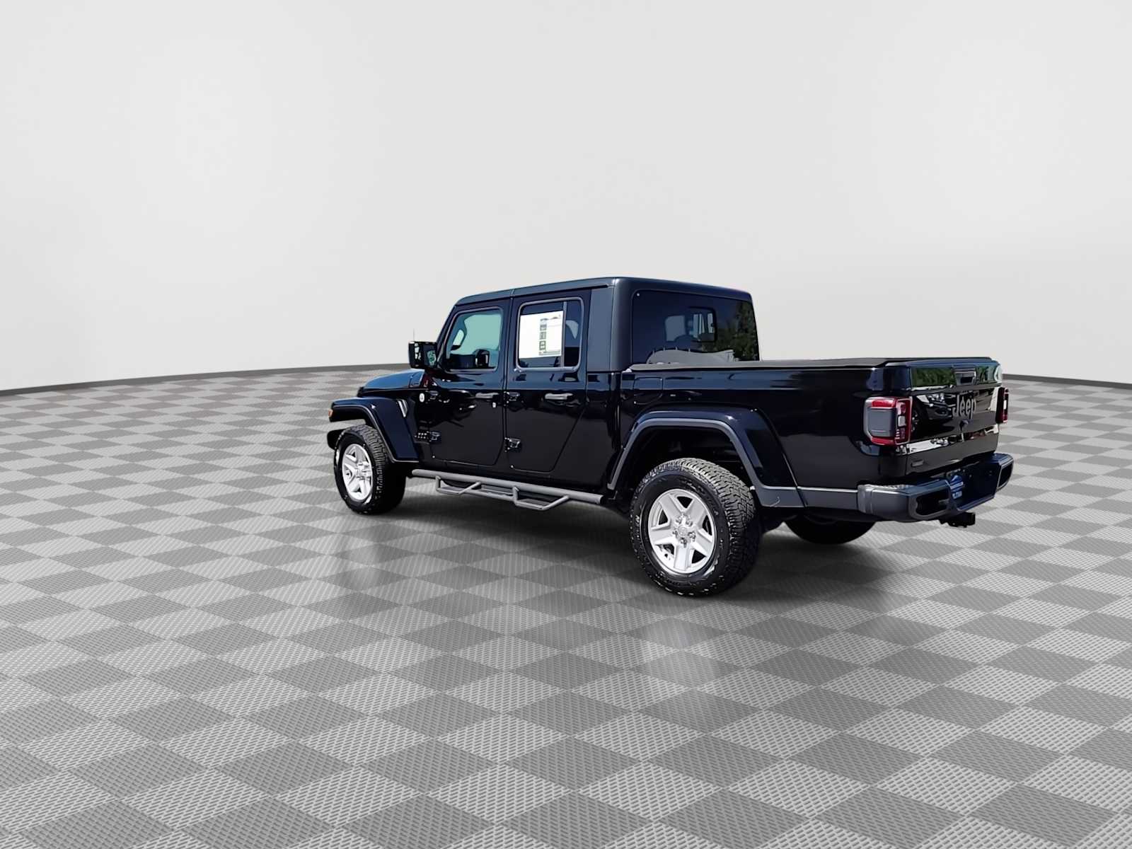 Thumbnail: 2021 Jeep Gladiator - 6