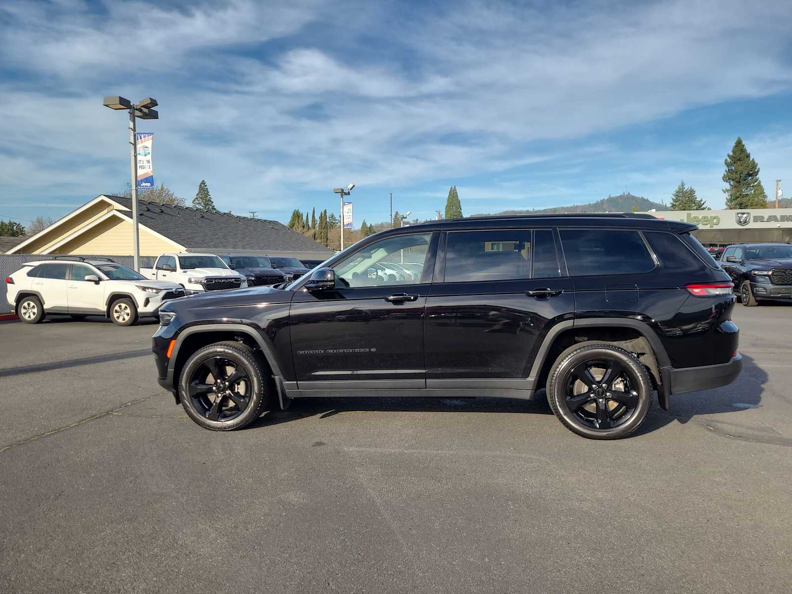 Thumbnail: 2022 Jeep Grand Cherokee L - 11