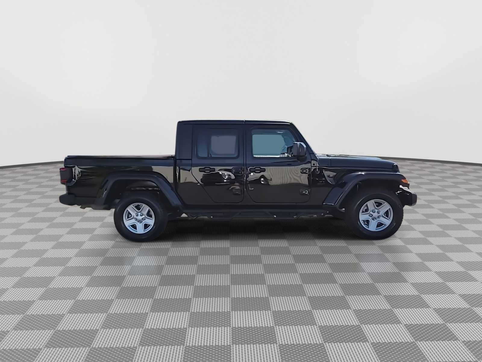 Thumbnail: 2021 Jeep Gladiator - 9