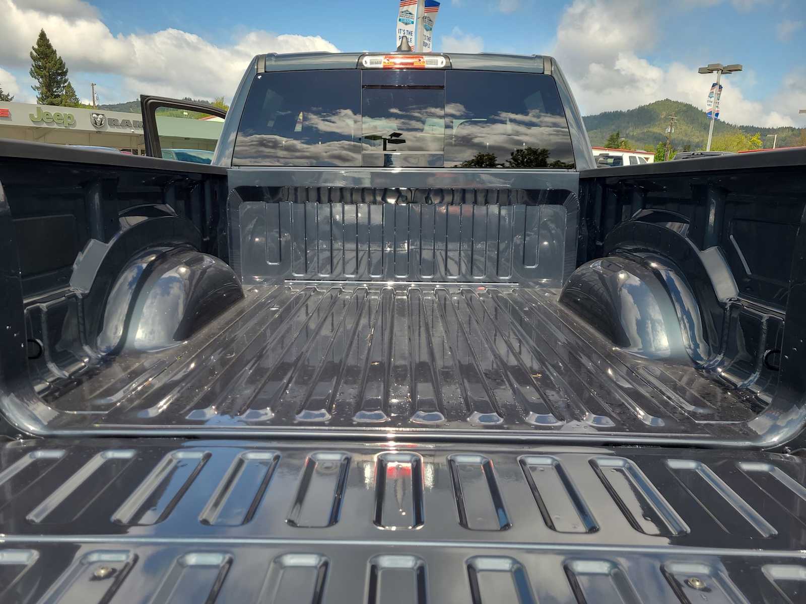 Thumbnail: 2026 RAM 1500 - 27