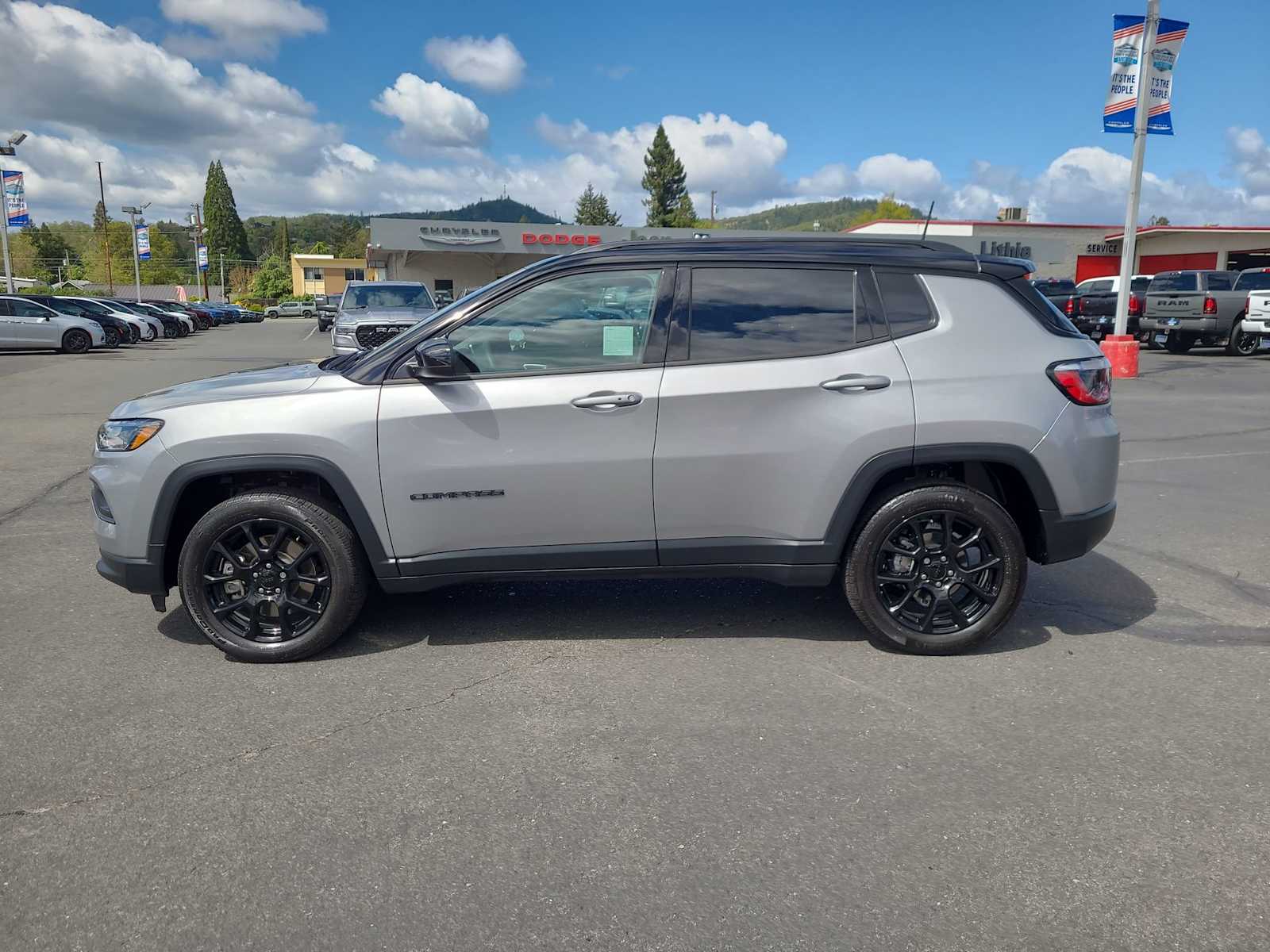 Thumbnail: 2023 Jeep Compass - 11