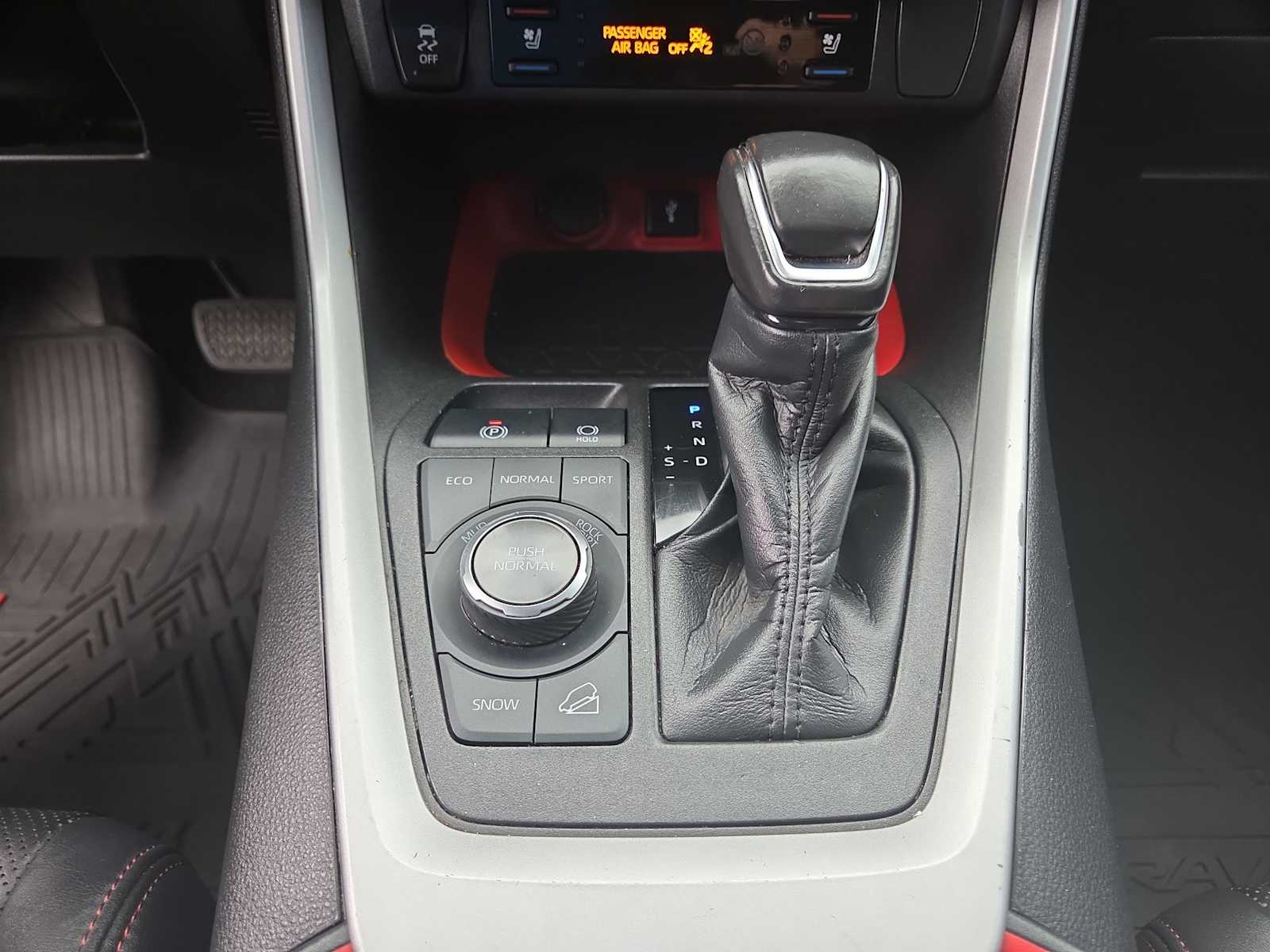 Thumbnail: 2021 Toyota RAV4 - 24
