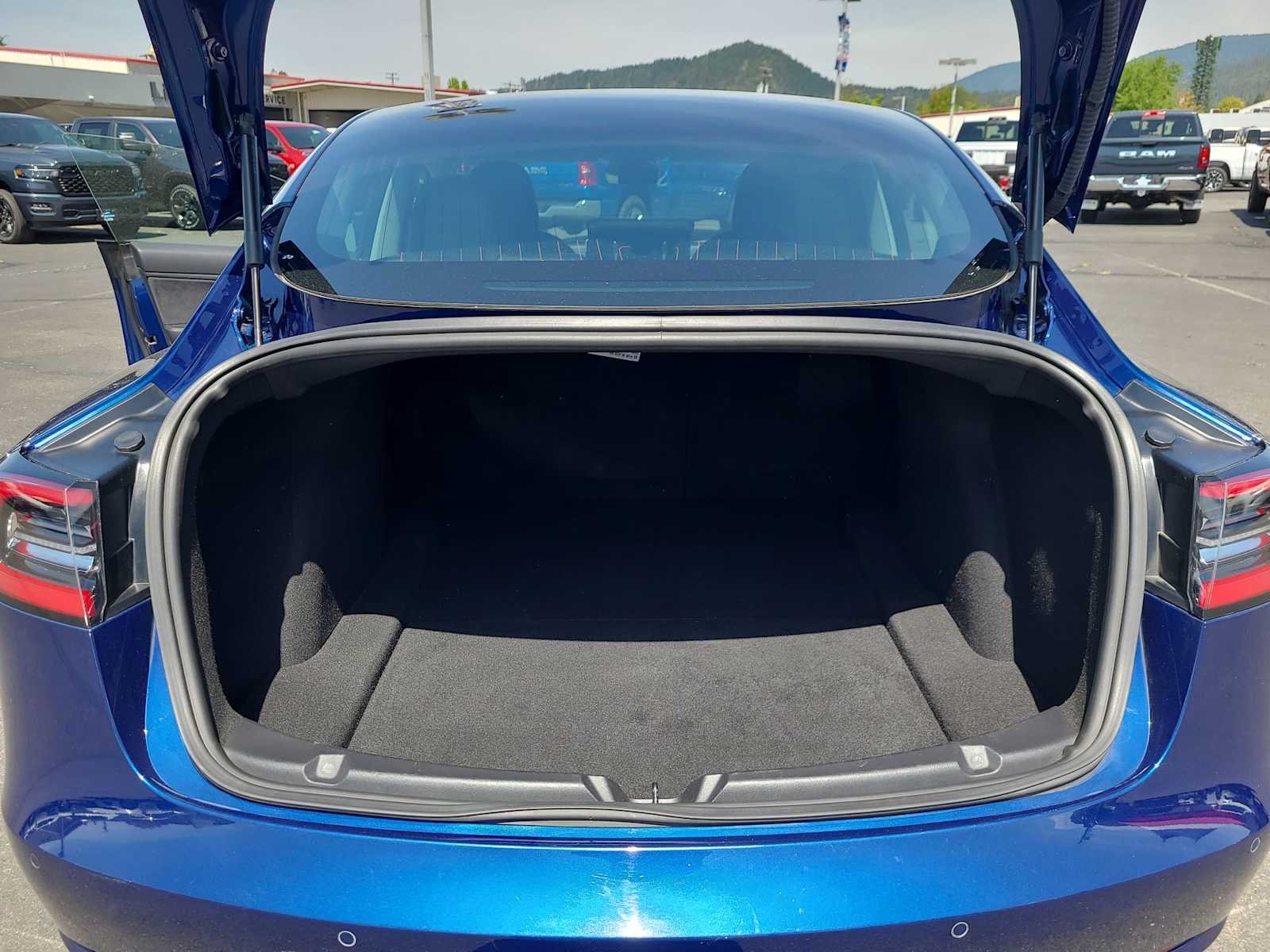 Thumbnail: 2019 Tesla Model 3 - 27