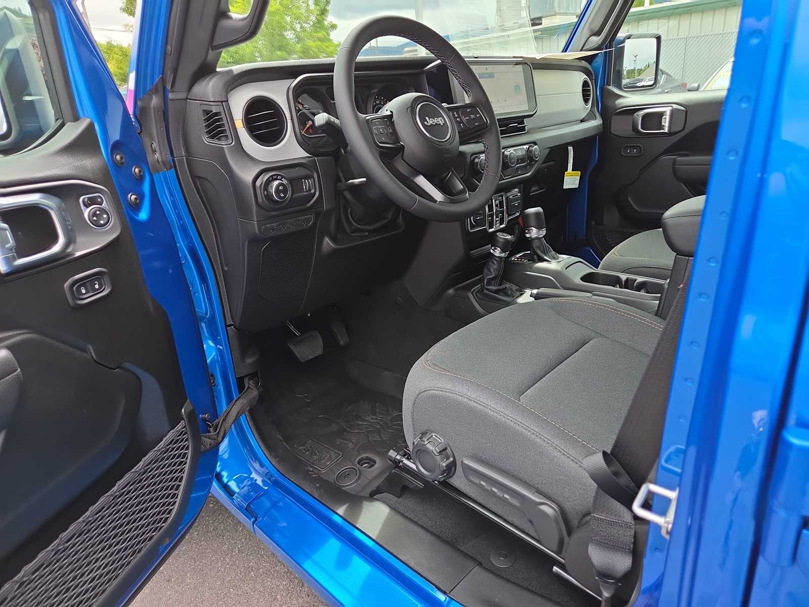 Thumbnail: 2026 Jeep Gladiator - 10