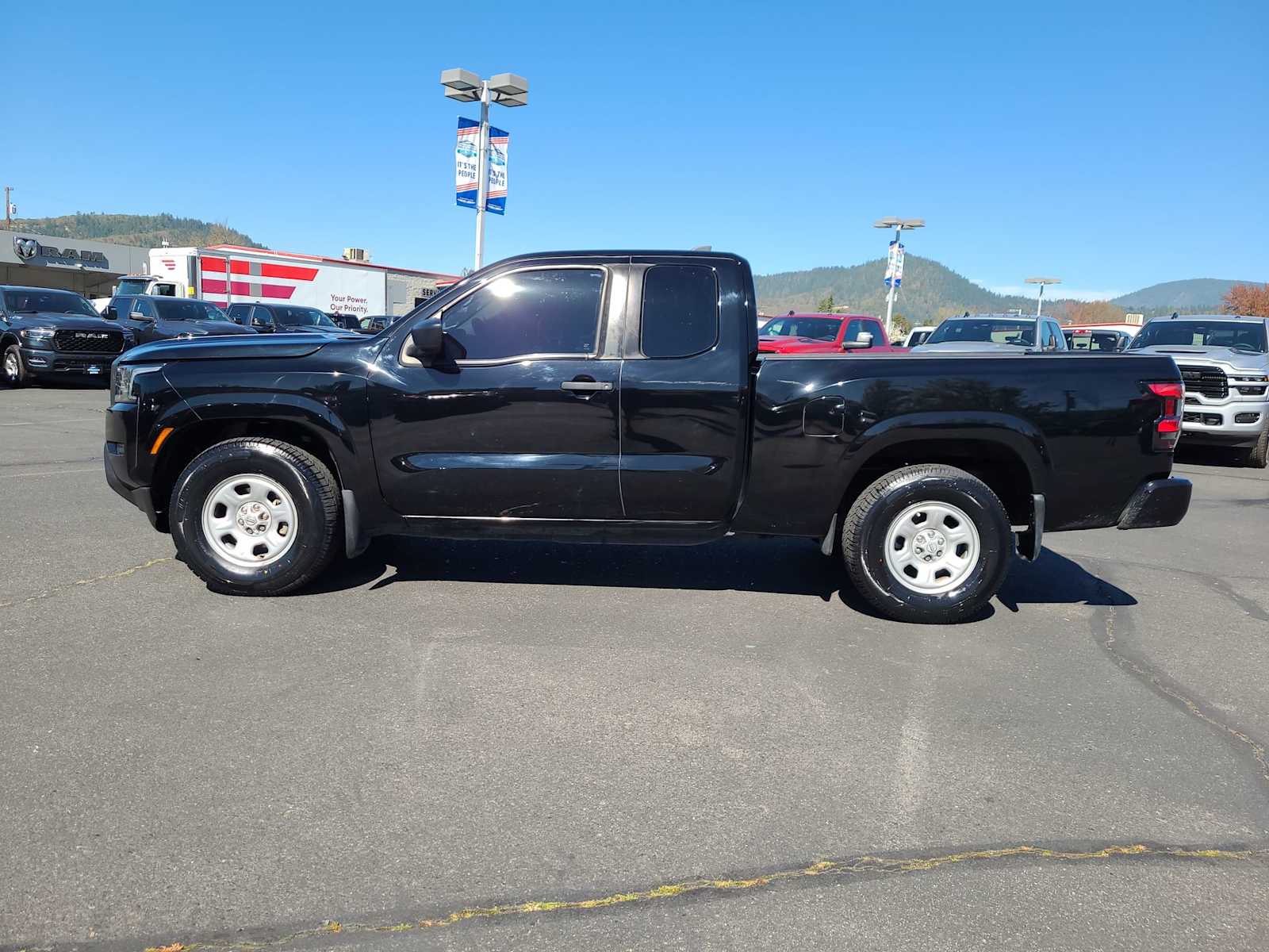 Thumbnail: 2022 Nissan Frontier - 11