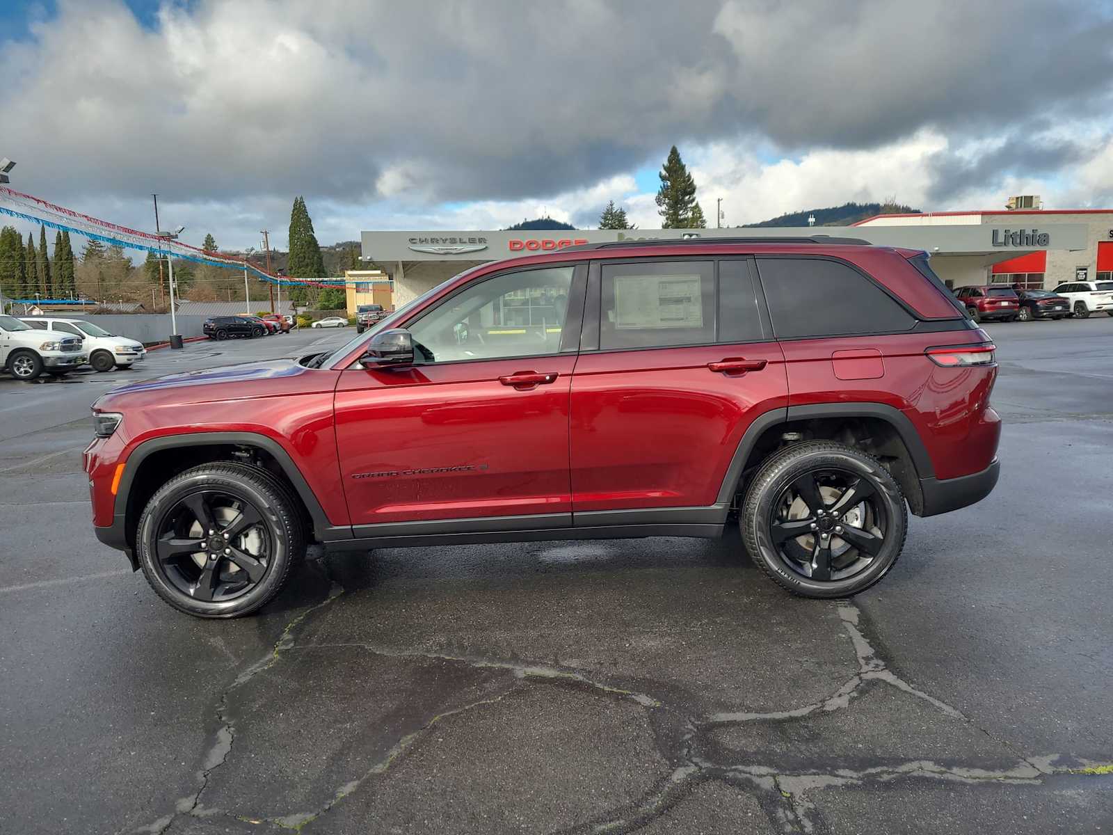 Thumbnail: 2025 Jeep Grand Cherokee - 11