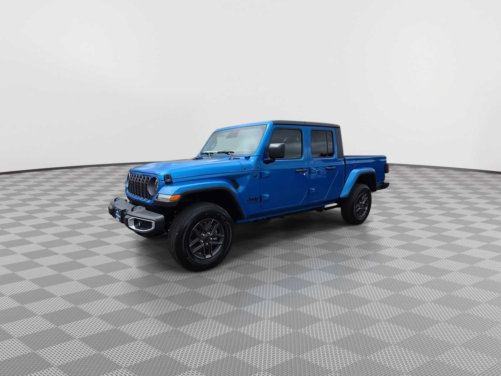 Thumbnail: 2026 Jeep Gladiator - 4