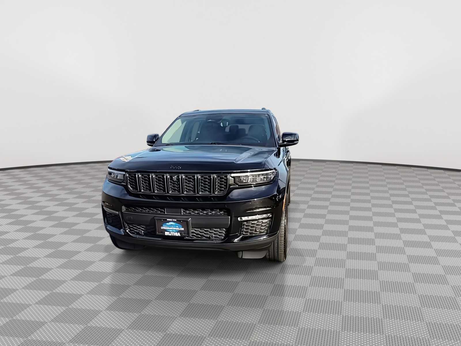 Thumbnail: 2022 Jeep Grand Cherokee L - 3