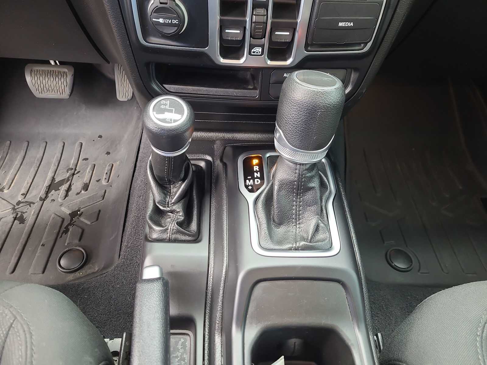 Thumbnail: 2020 Jeep Gladiator - 25