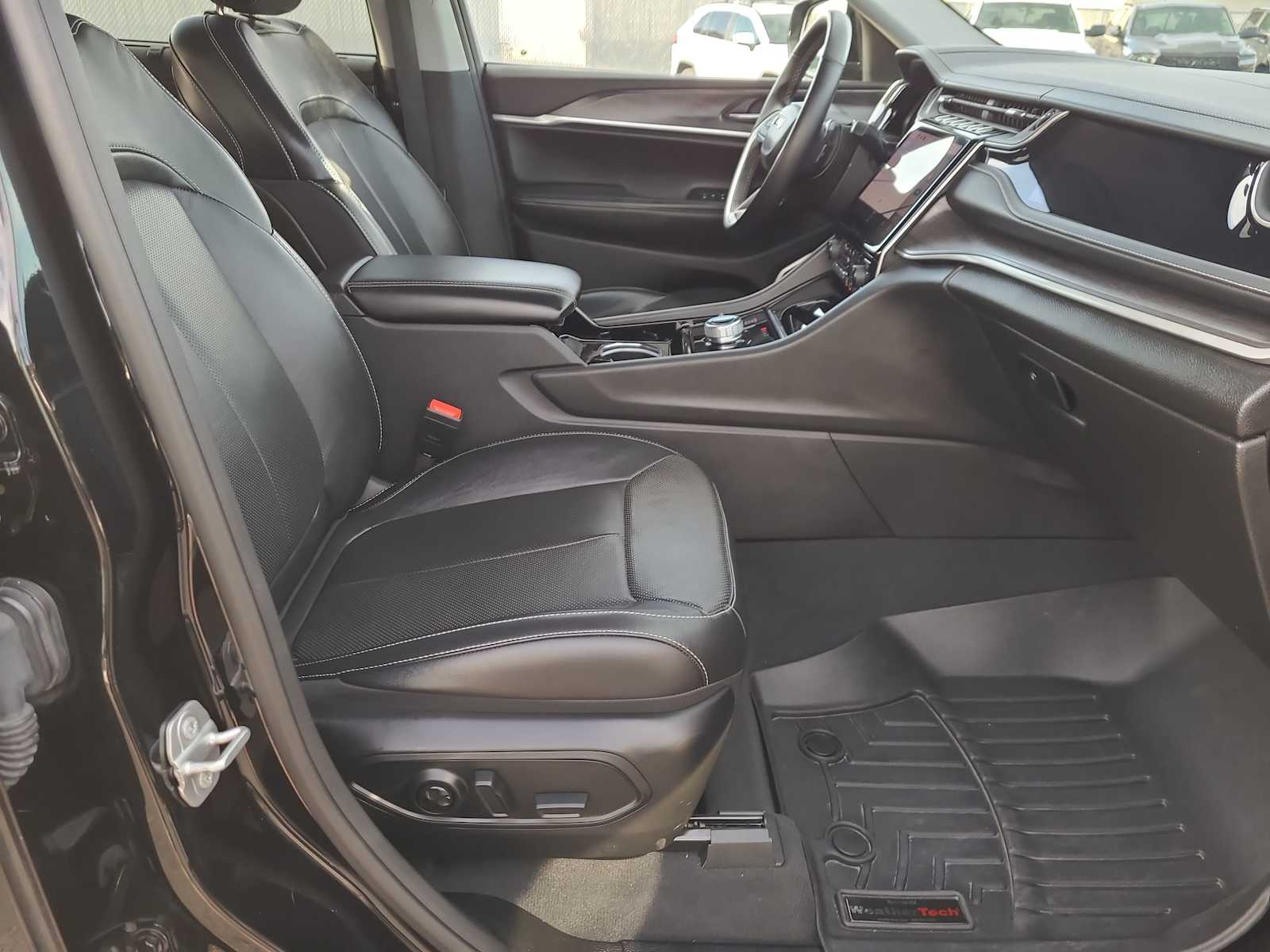 Thumbnail: 2022 Jeep Grand Cherokee L - 22