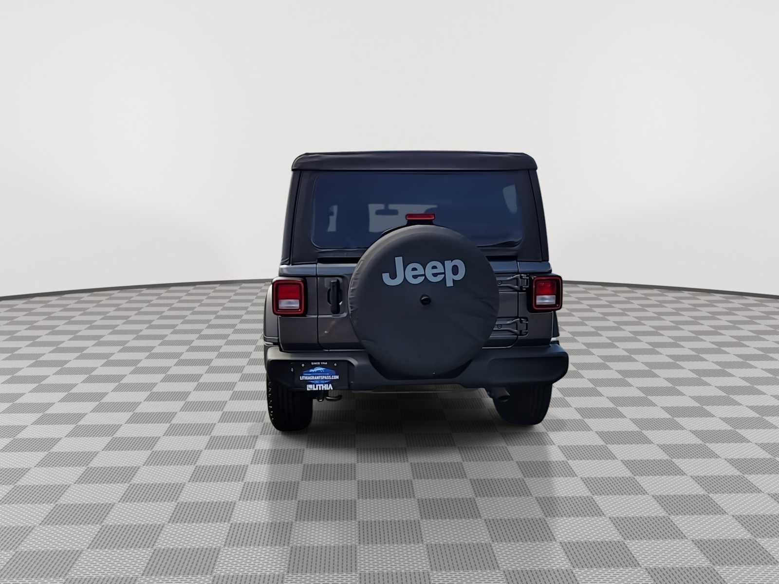 Thumbnail: 2021 Jeep Wrangler - 6