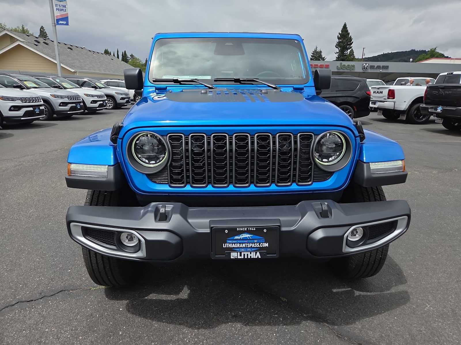 Thumbnail: 2026 Jeep Gladiator - 14