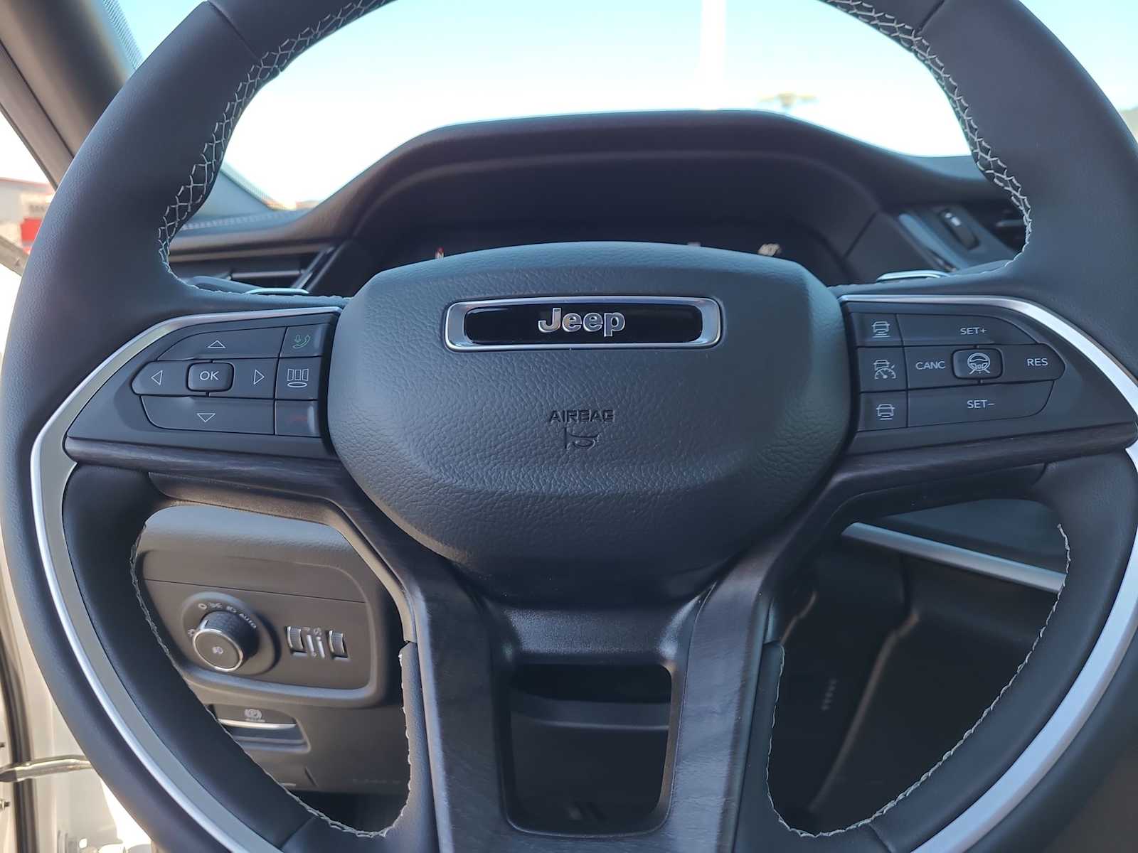 Thumbnail: 2026 Jeep Grand Cherokee - 23
