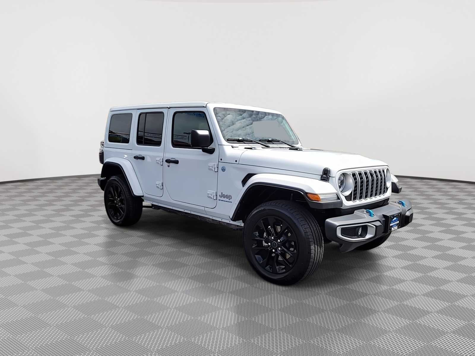 2024 Jeep Wrangler Sahara 2