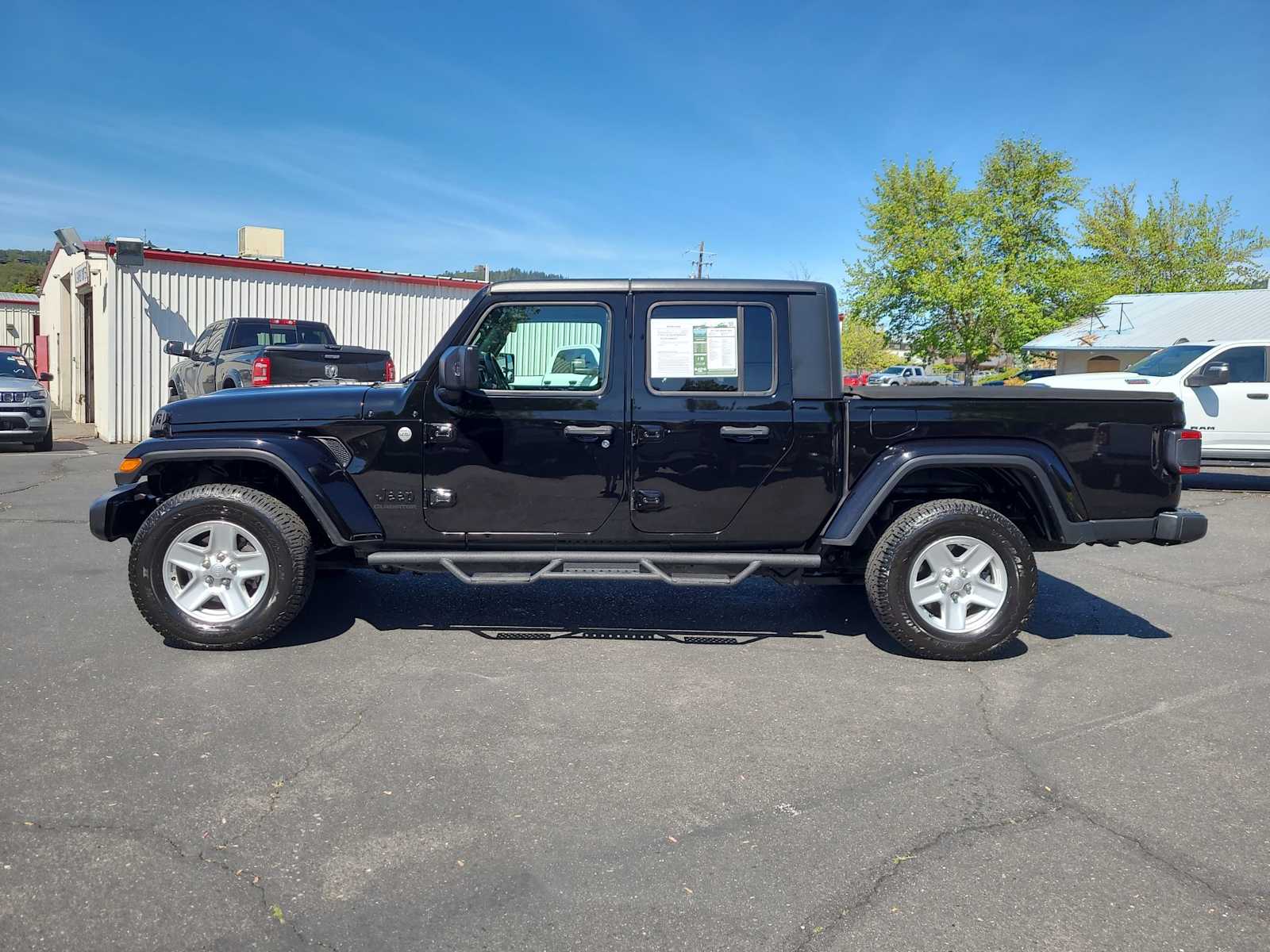 Thumbnail: 2021 Jeep Gladiator - 11