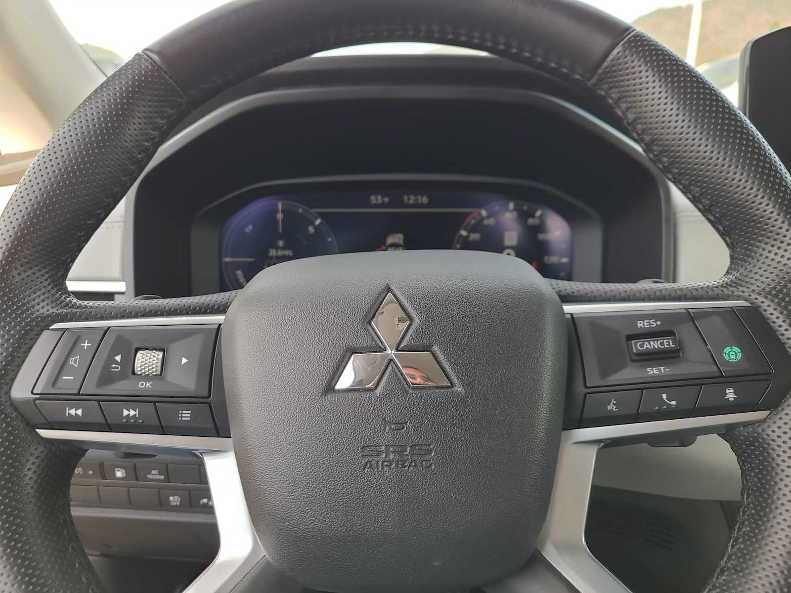 Thumbnail: 2024 Mitsubishi Outlander - 23