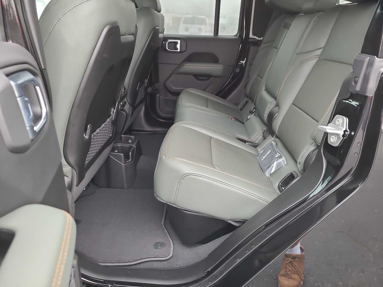 Thumbnail: 2026 Jeep Gladiator - 21