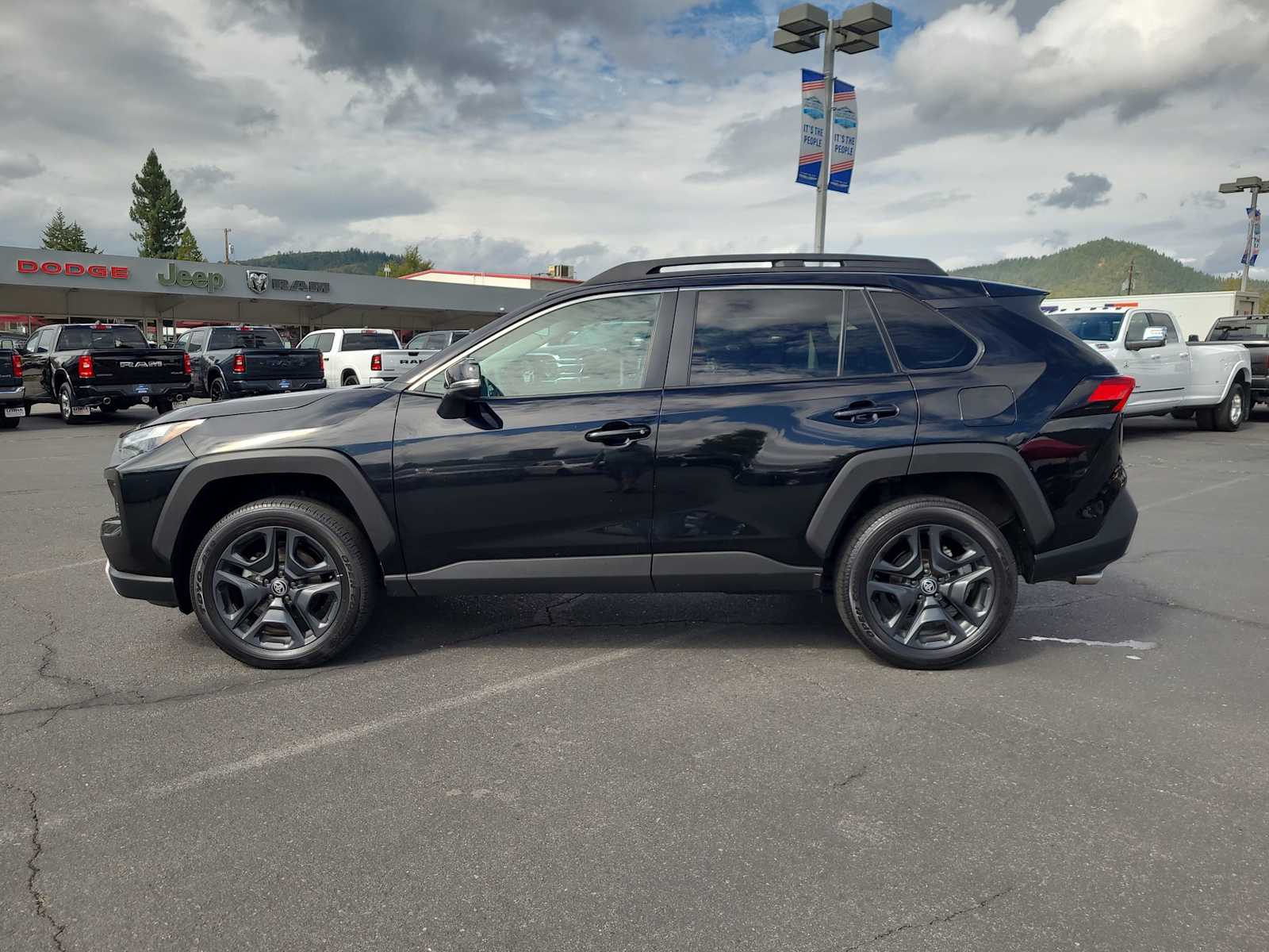 Thumbnail: 2024 Toyota RAV4 - 11