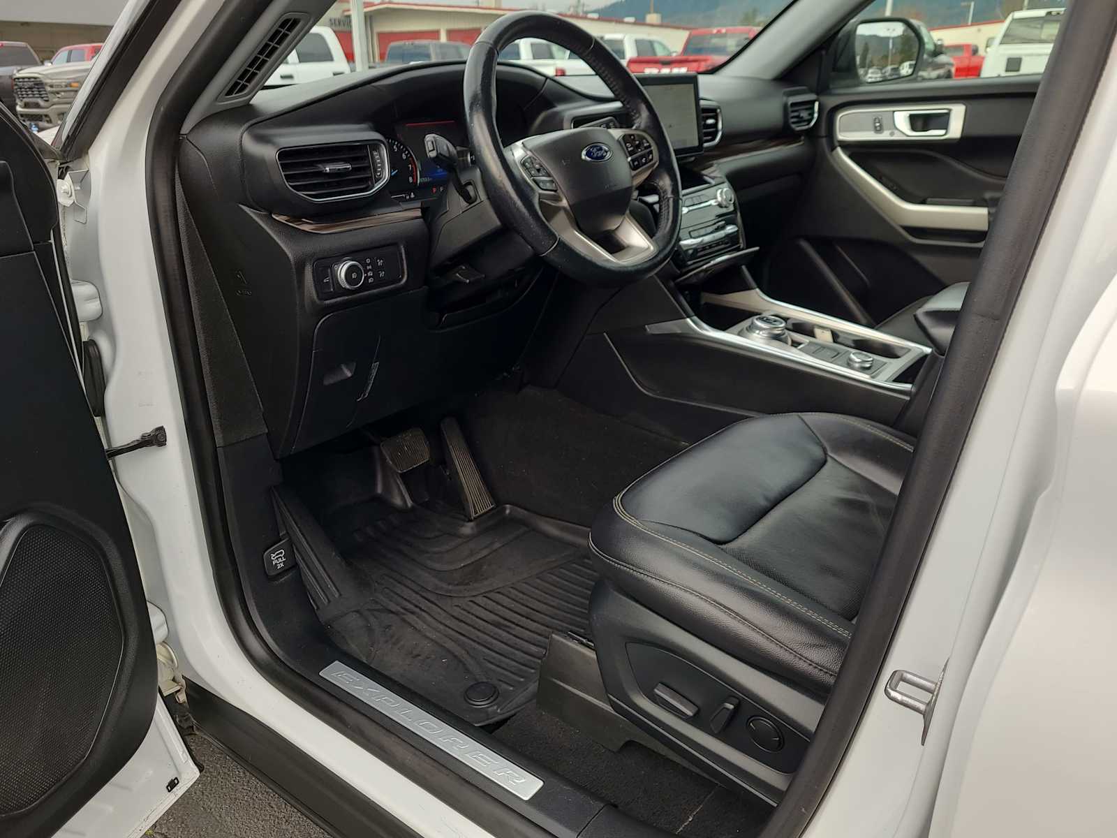 Thumbnail: 2022 Ford Explorer - 10