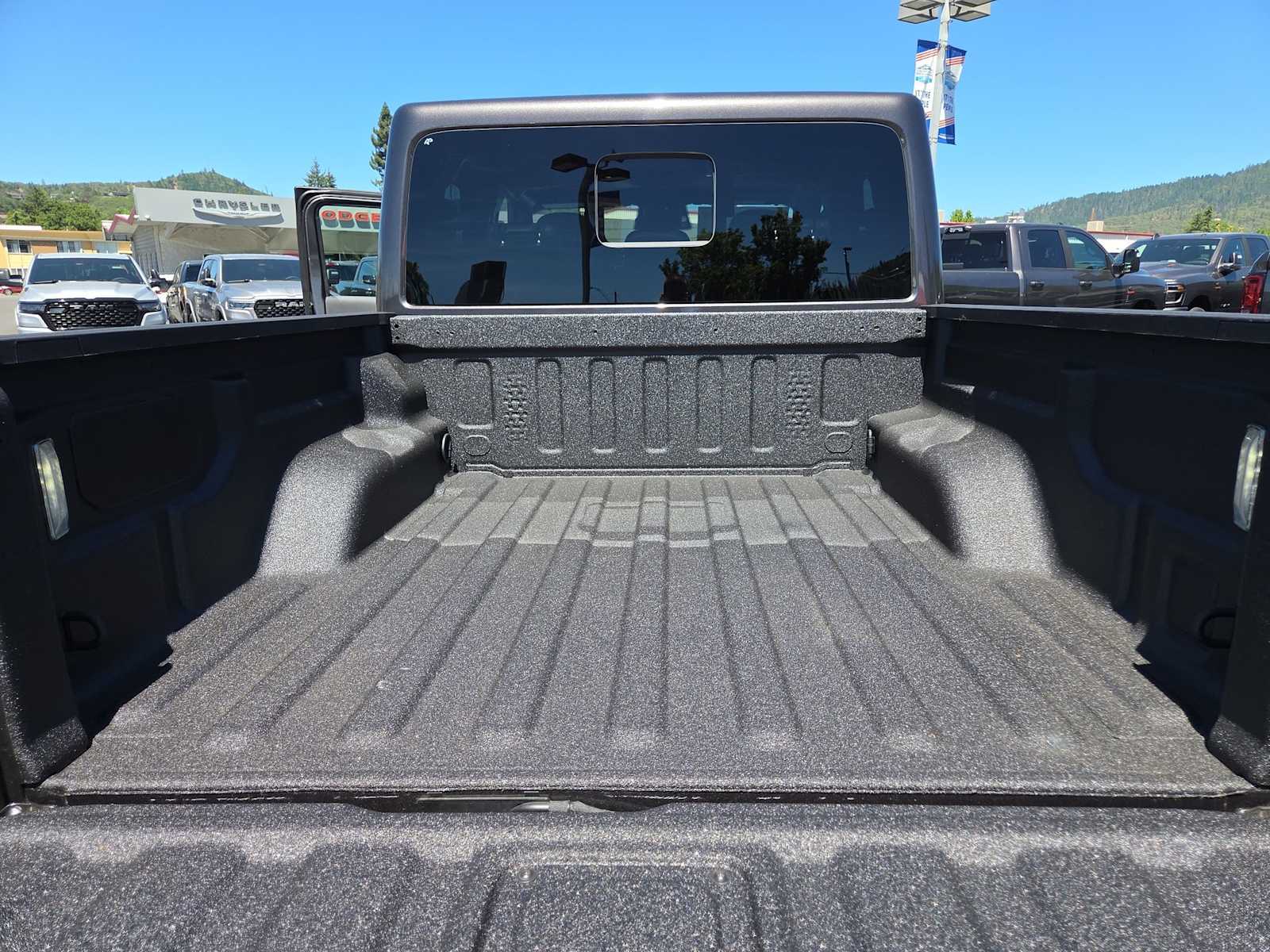 Thumbnail: 2026 Jeep Gladiator - 27