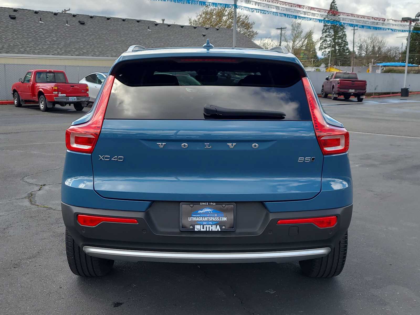 Thumbnail: 2024 Volvo XC40 - 13