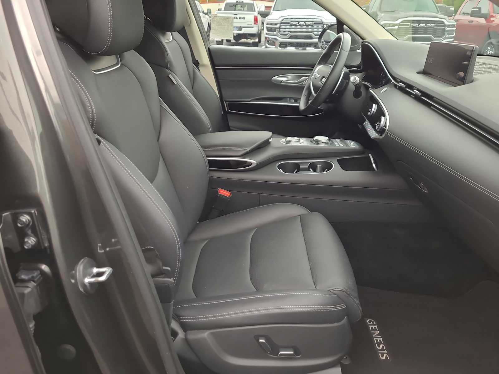 Thumbnail: 2025 Genesis GV70 - 22