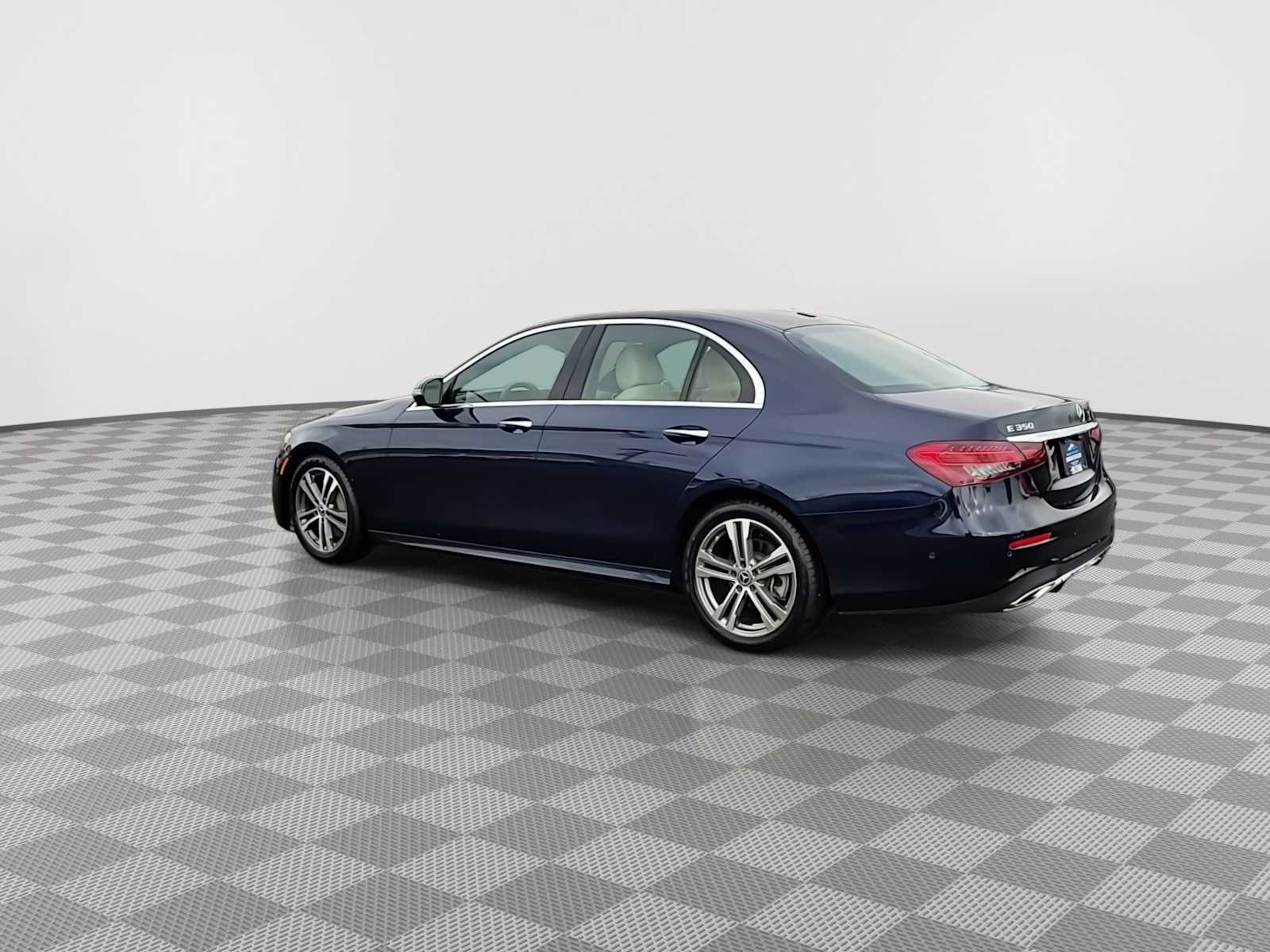Thumbnail: 2021 Mercedes-Benz E-Class - 6