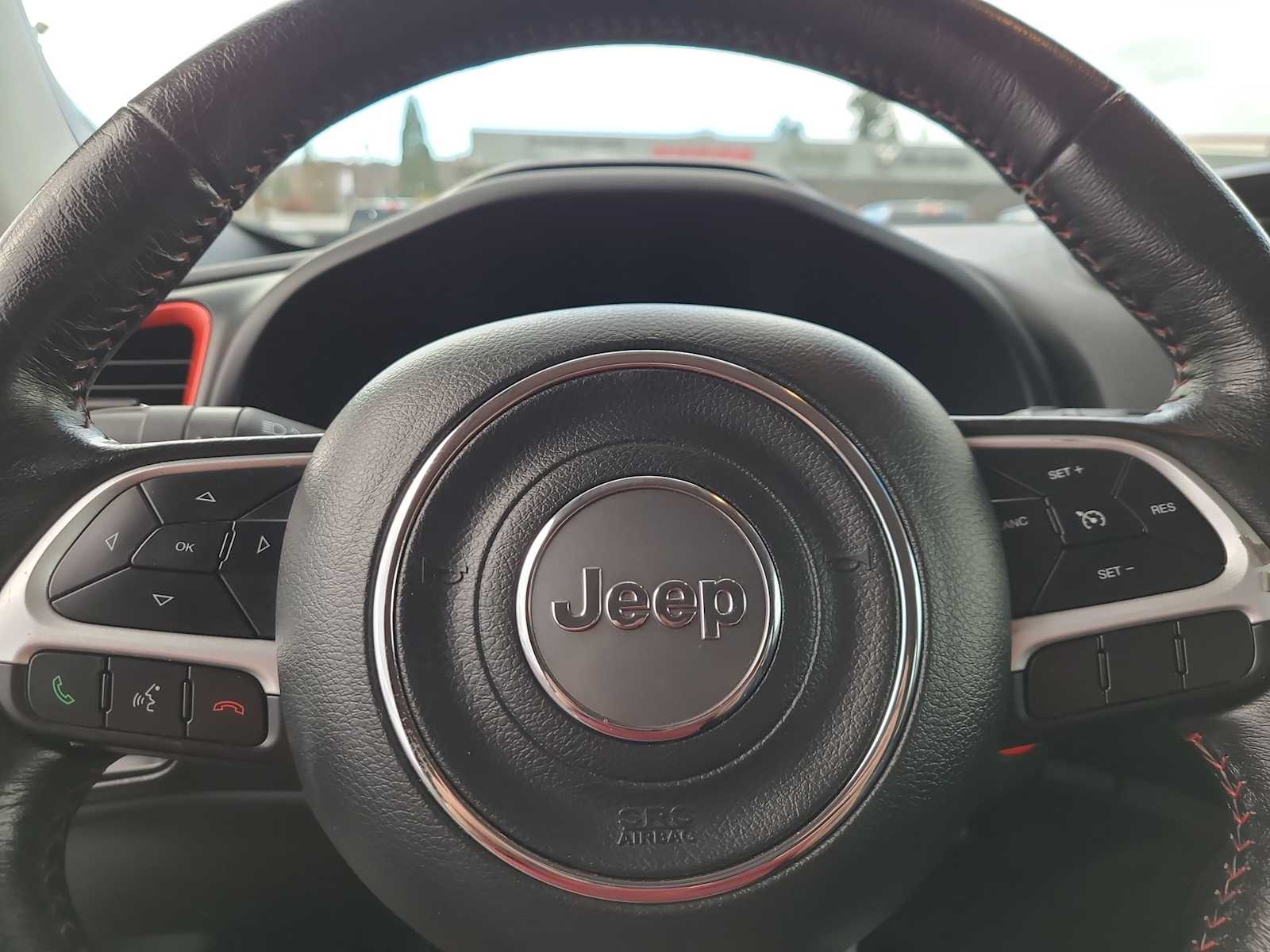 Thumbnail: 2020 Jeep Renegade - 23