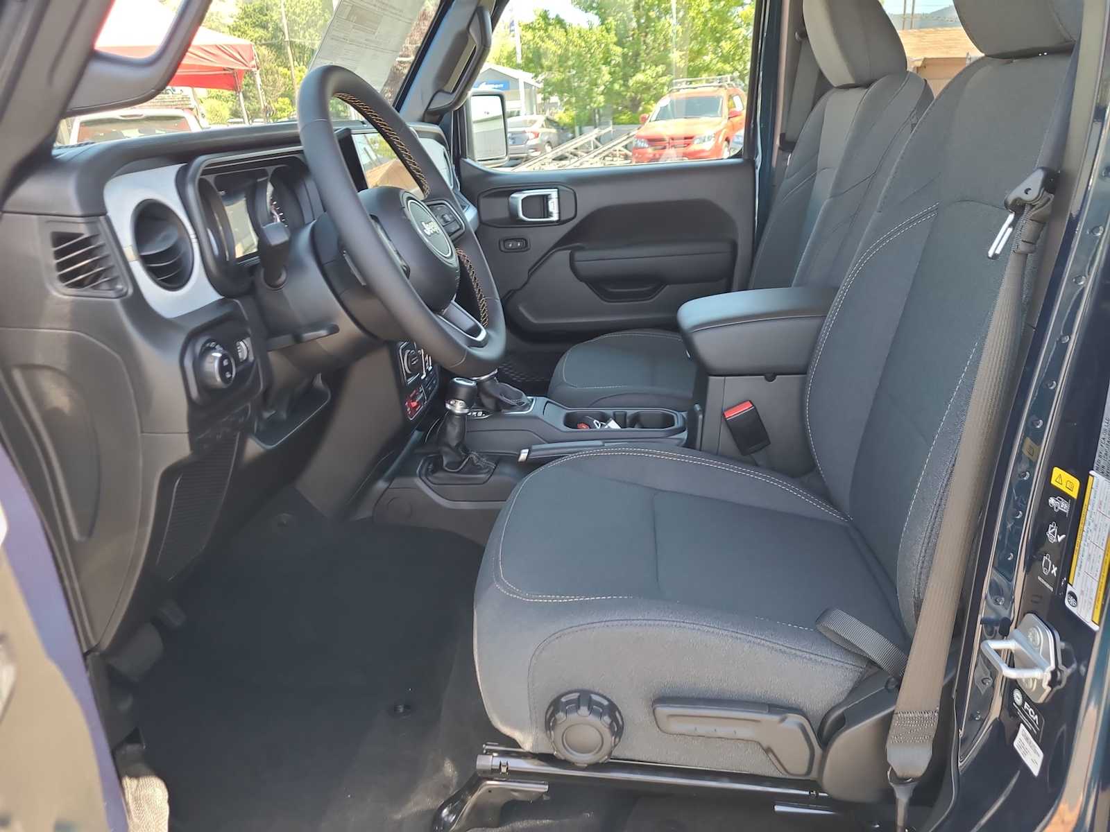 Thumbnail: 2025 Jeep Gladiator - 19