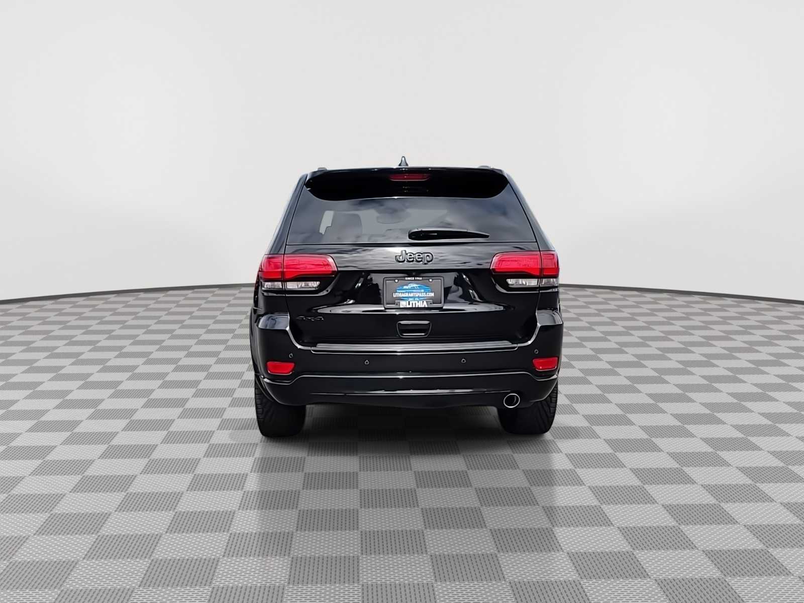 Thumbnail: 2017 Jeep Grand Cherokee - 7