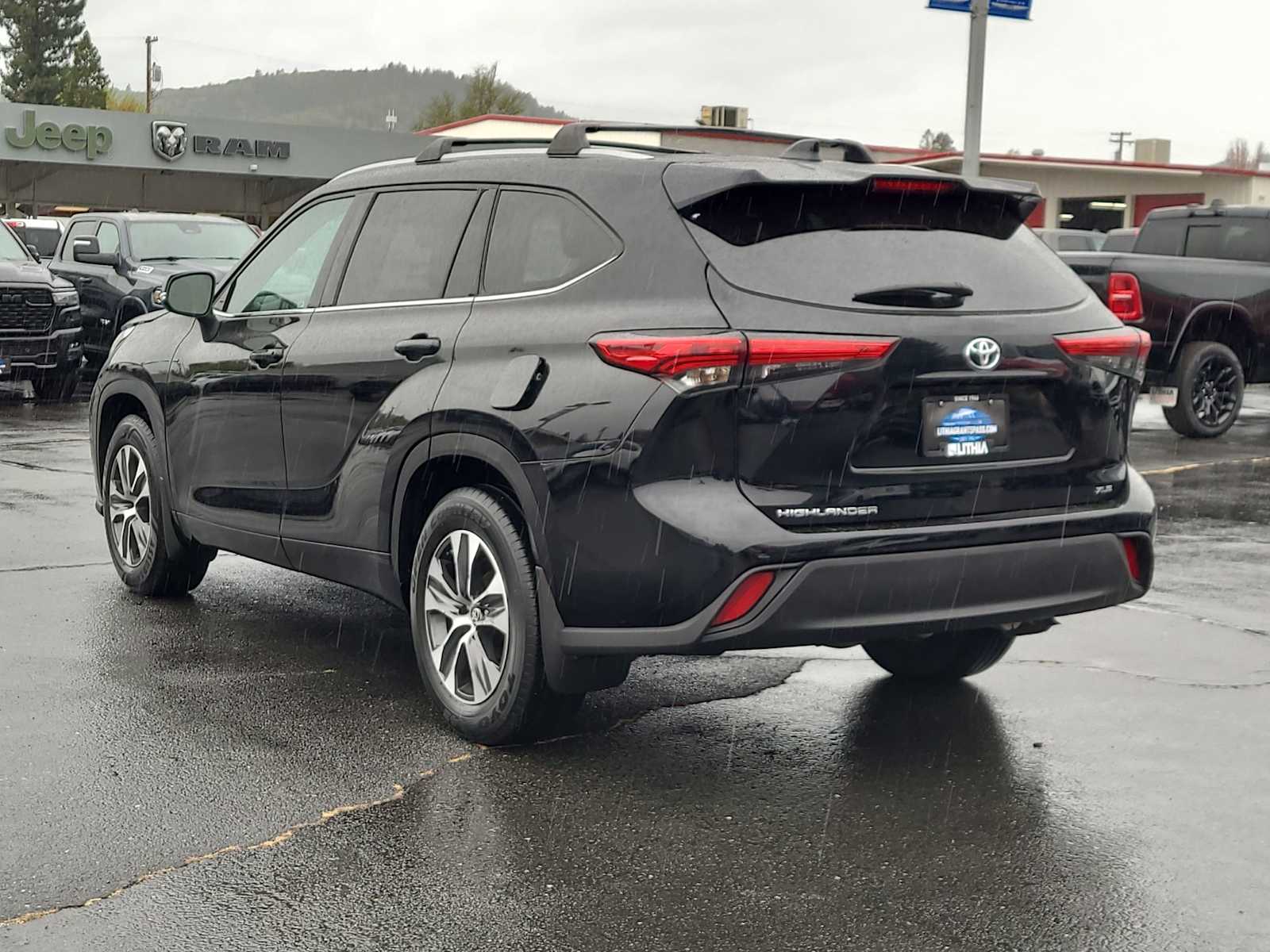 Thumbnail: 2022 Toyota Highlander - 12