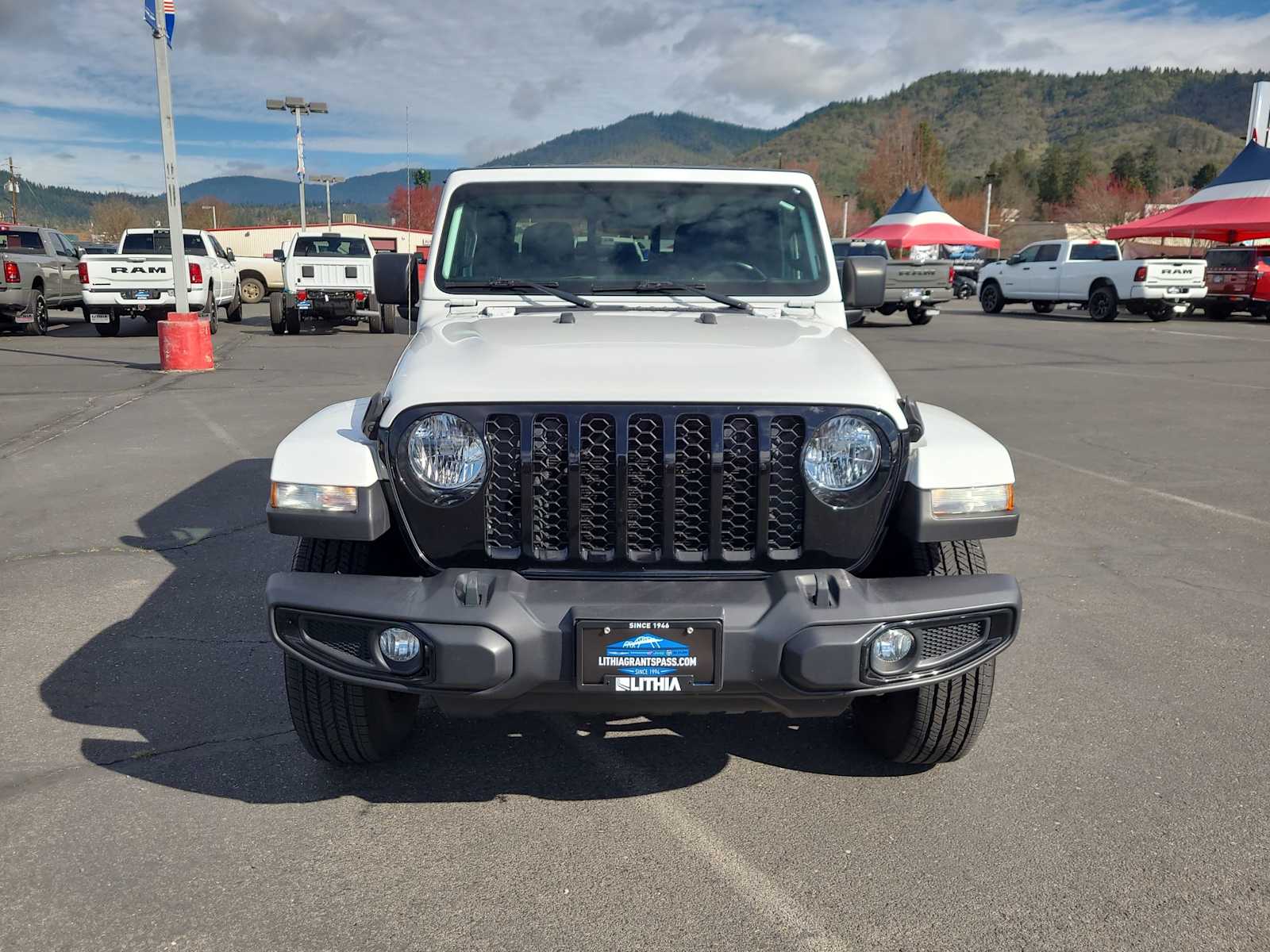 Thumbnail: 2021 Jeep Gladiator - 14