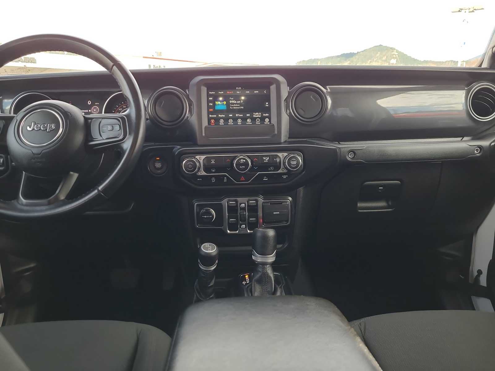 Thumbnail: 2021 Jeep Gladiator - 18