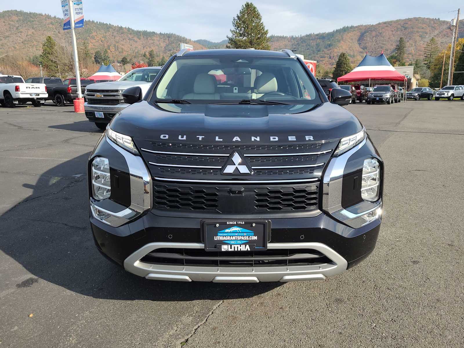 Thumbnail: 2024 Mitsubishi Outlander - 14