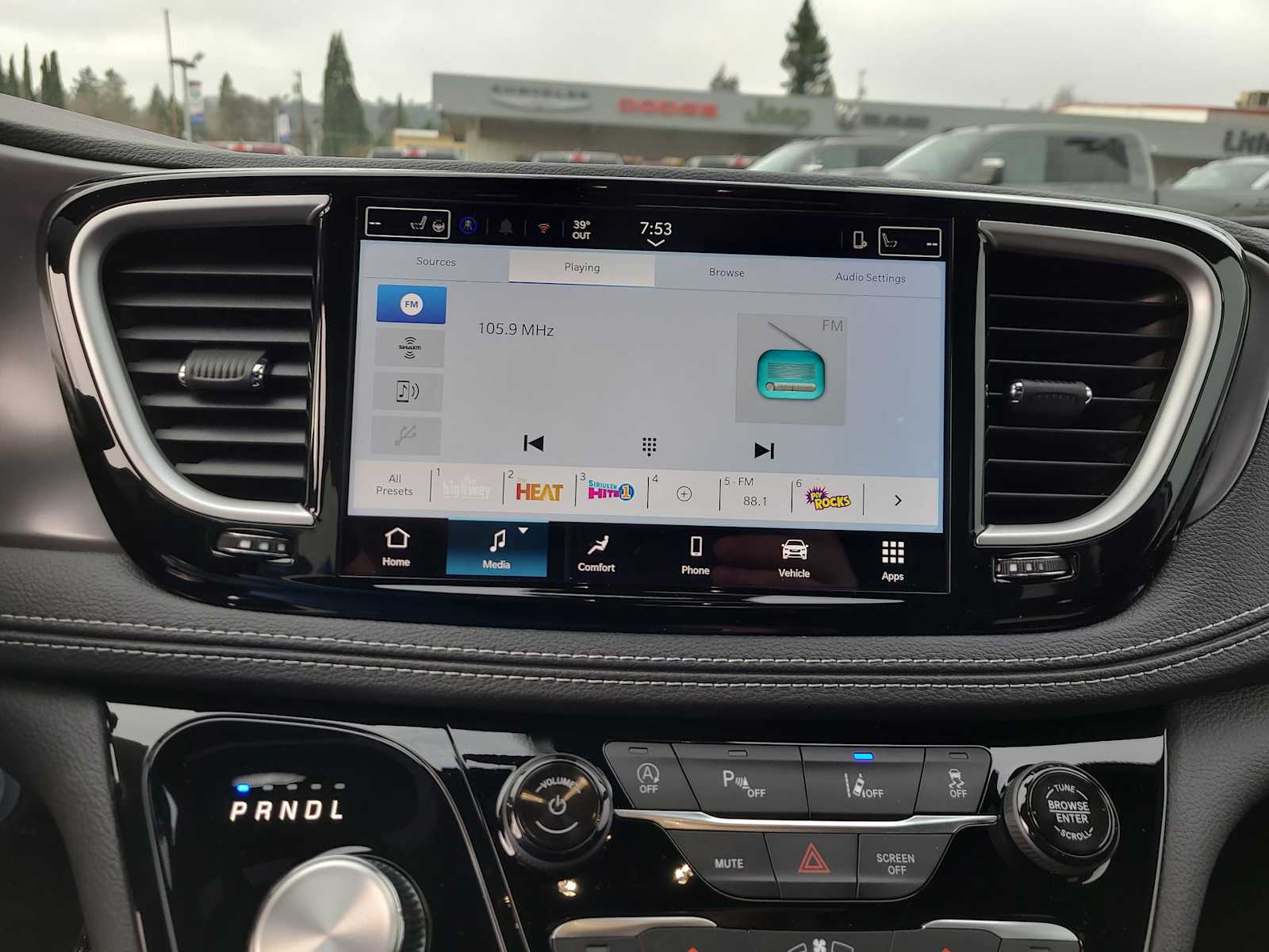 Thumbnail: 2026 Chrysler Pacifica - 24