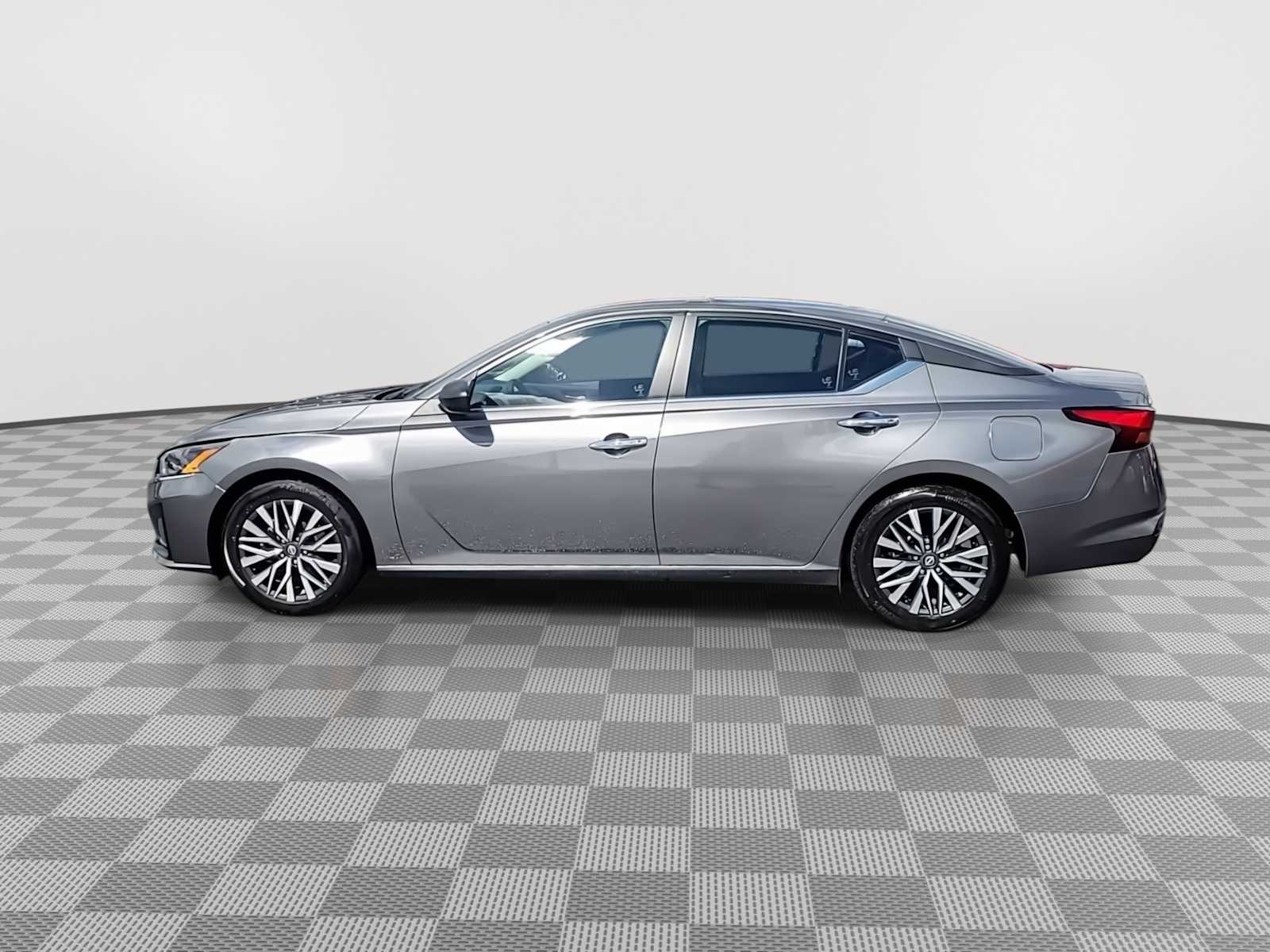 Thumbnail: 2025 Nissan Altima - 5