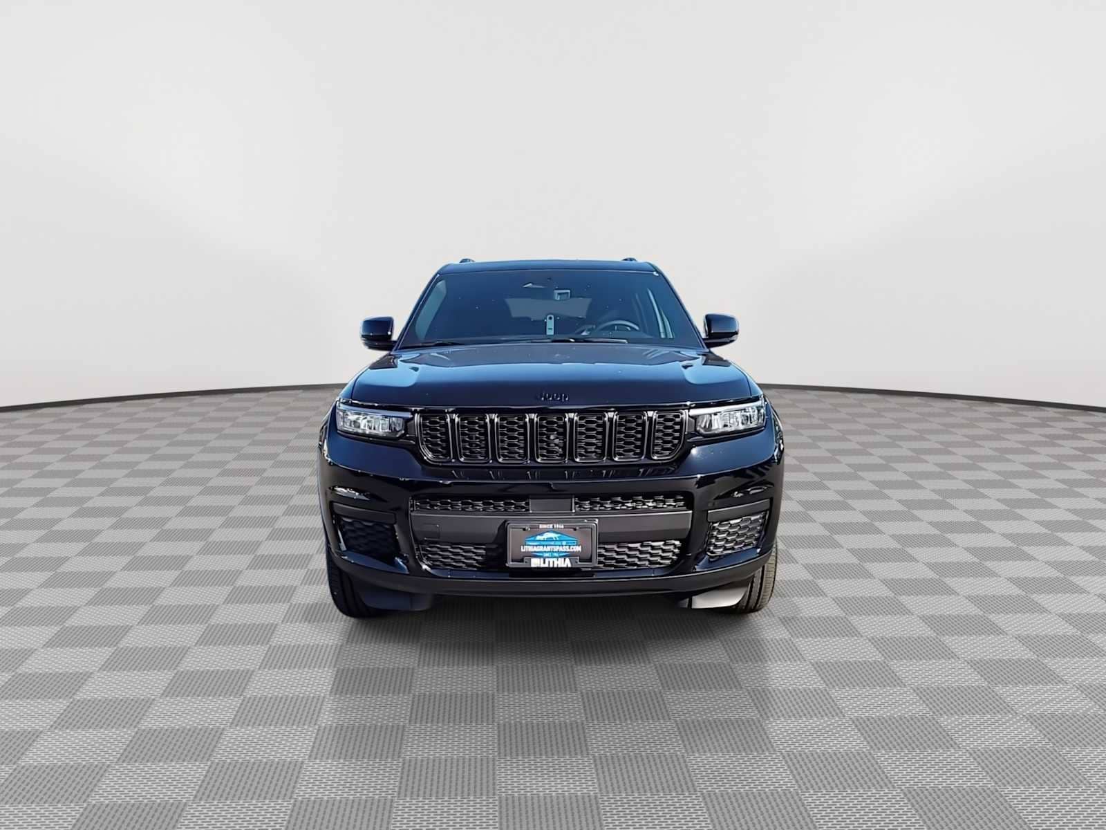 Thumbnail: 2025 Jeep Grand Cherokee - 3