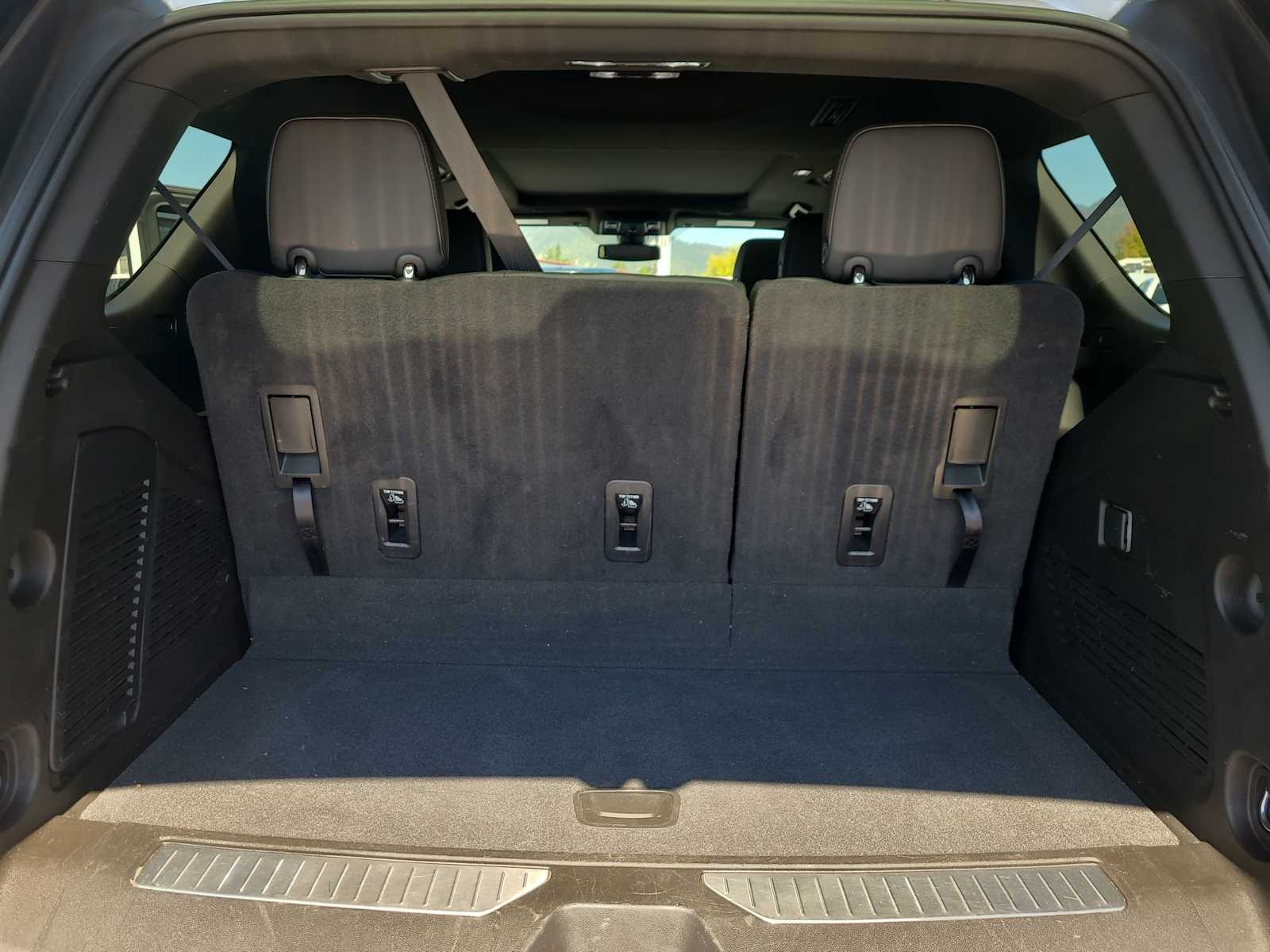Thumbnail: 2022 Chevrolet Tahoe - 27