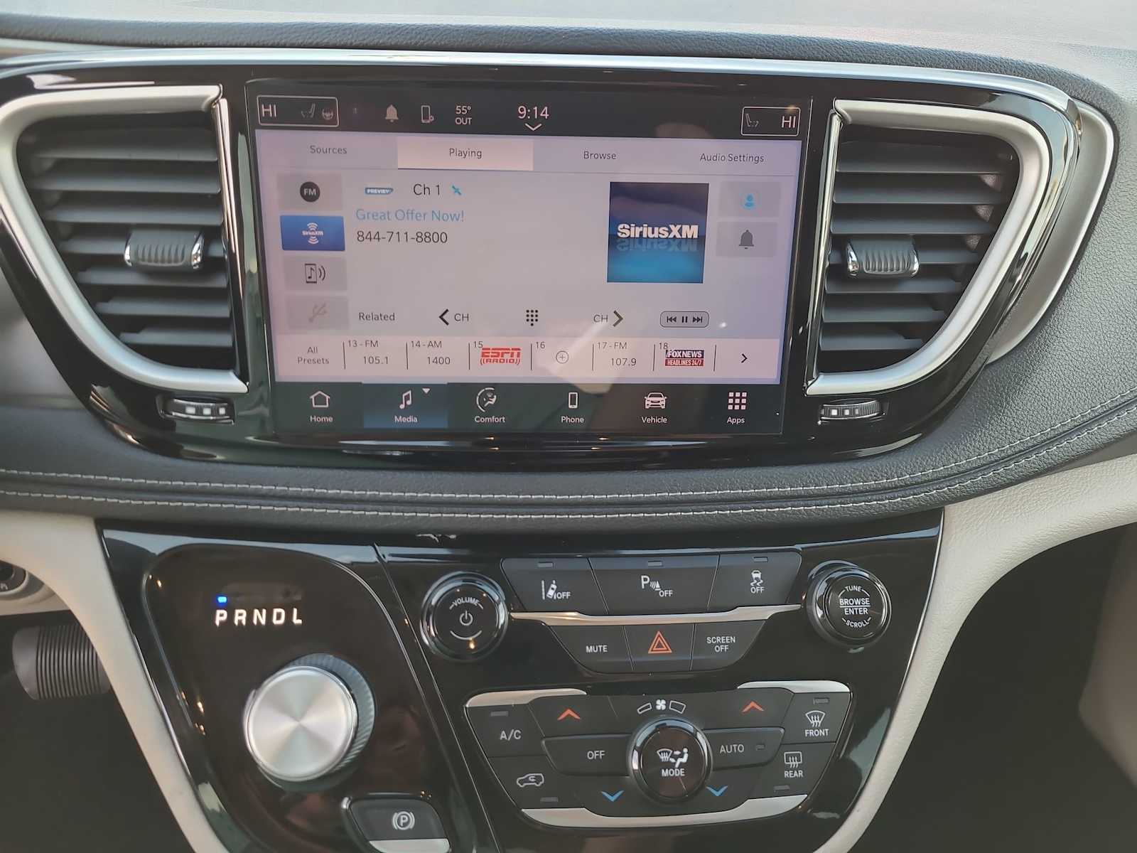 Thumbnail: 2023 Chrysler Pacifica - 24